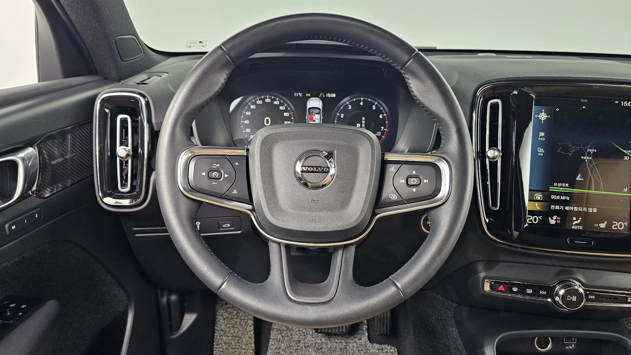 Volvo XC40 B4 Inscription, 2021 г. 32177 км. — фото 15