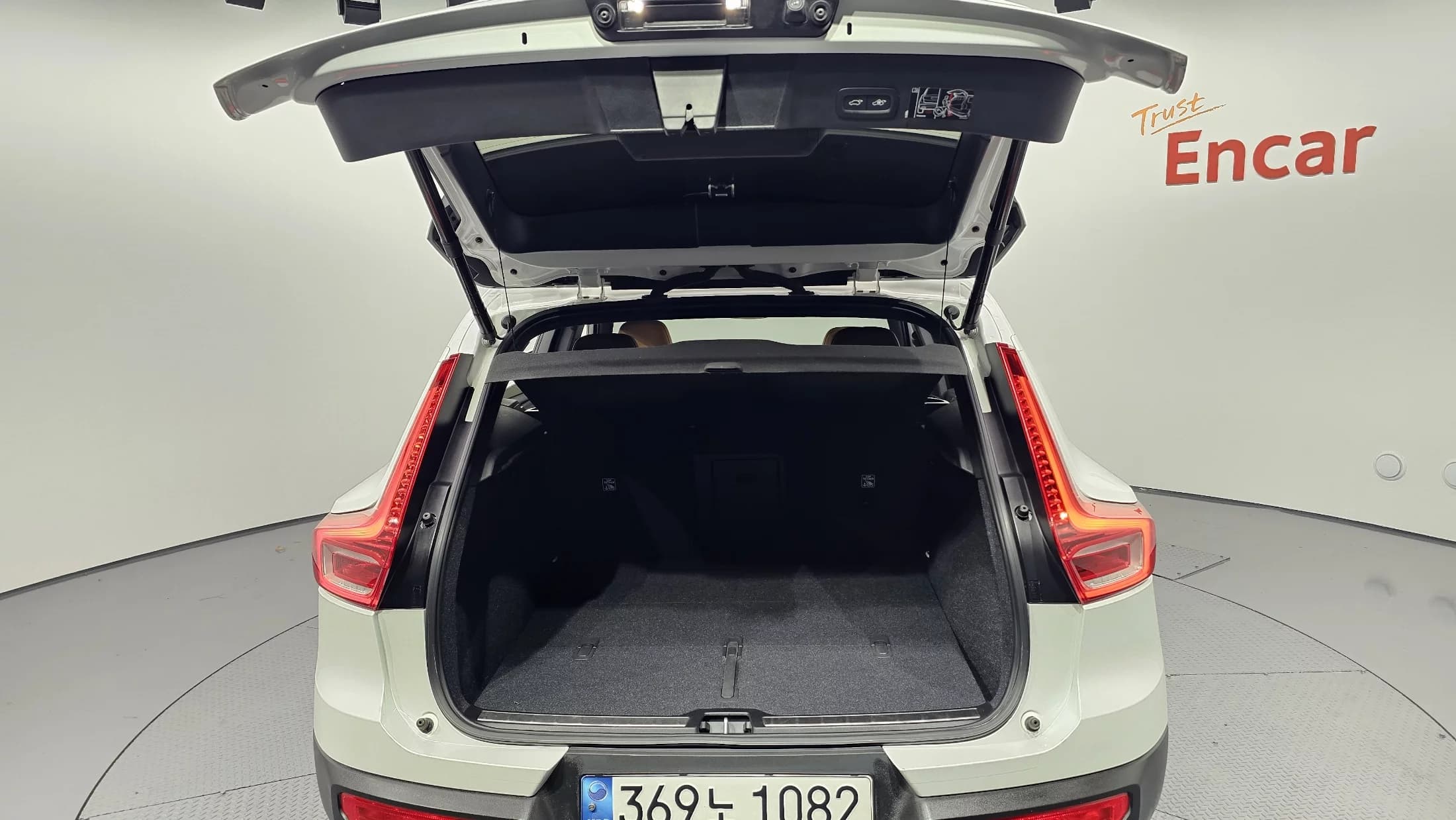 Volvo XC40 B4 Inscription, 2021 г. 32177 км. — фото 20