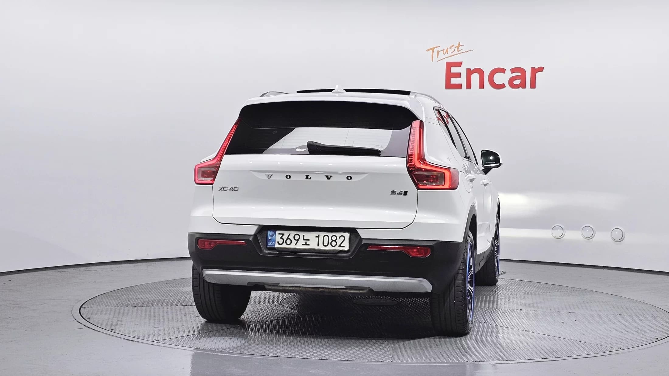 Volvo XC40 B4 Inscription, 2021 г. 32177 км. — фото 4