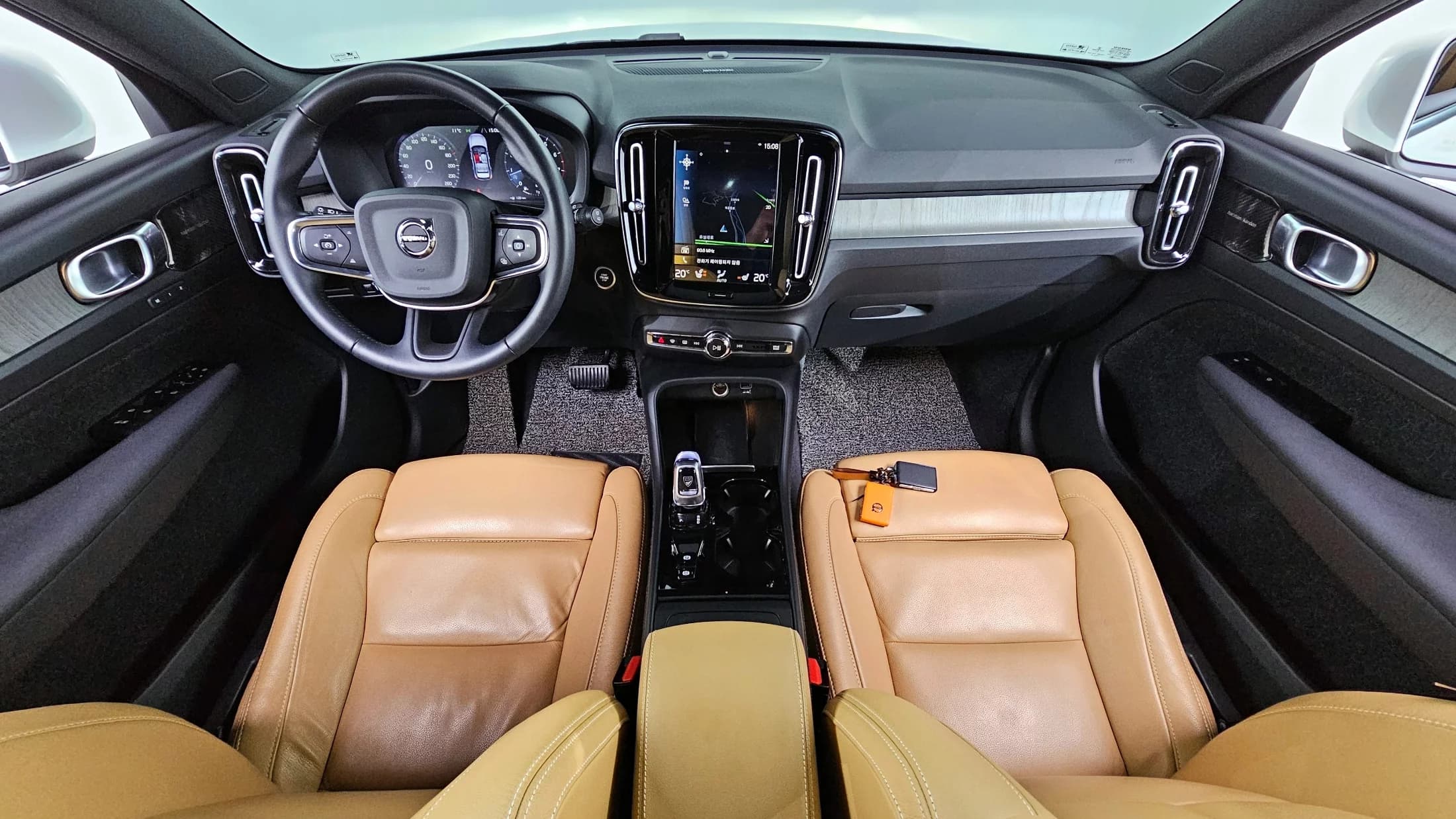 Volvo XC40 B4 Inscription, 2021 г. 32177 км. — фото 7