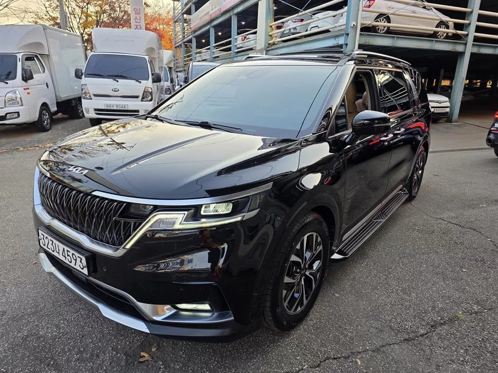 Kia Carnival 9-Seater Signature, 2021 г. 162568 км. — фото 2
