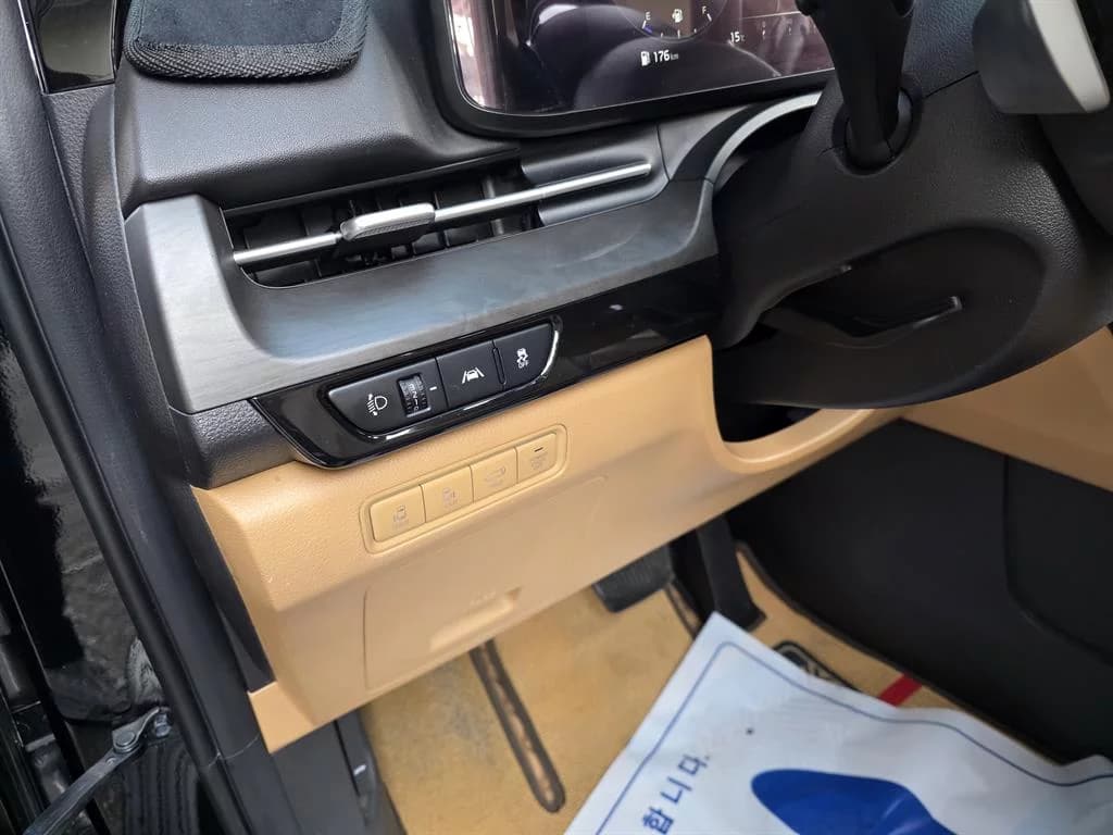 Kia Carnival 9-Seater Signature, 2021 г. 162568 км. — фото 12