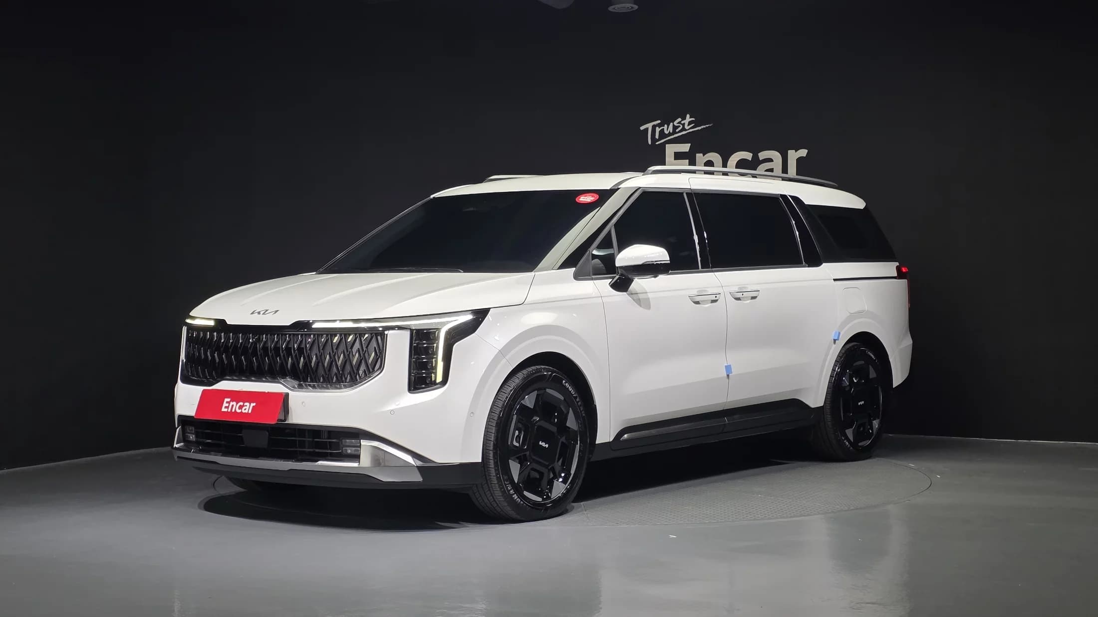 Kia Carnival 9-Seater Noblesse, 2024 г. 17528 км. — фото 2