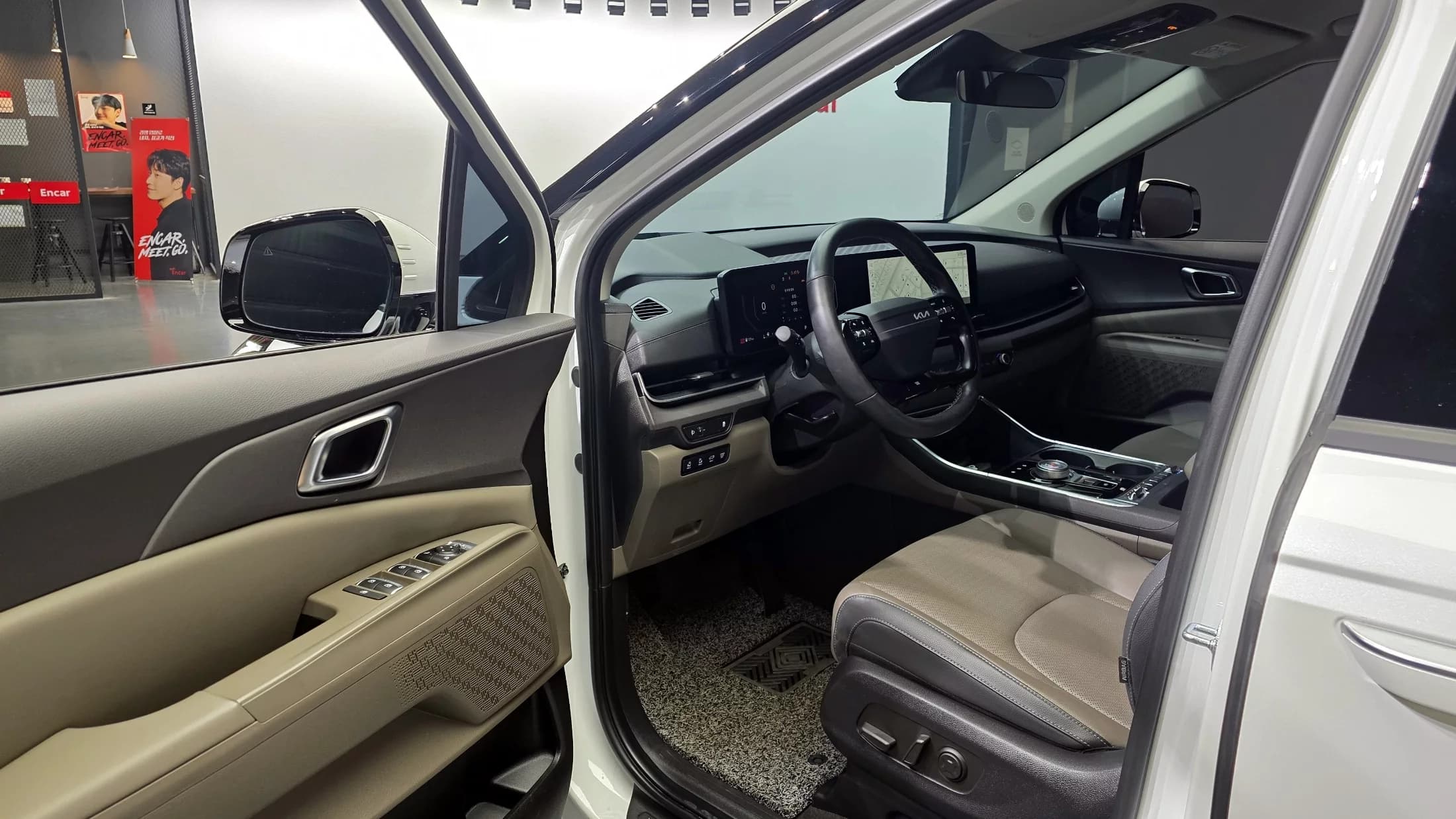 Kia Carnival 9-Seater Noblesse, 2024 г. 17528 км. — фото 19