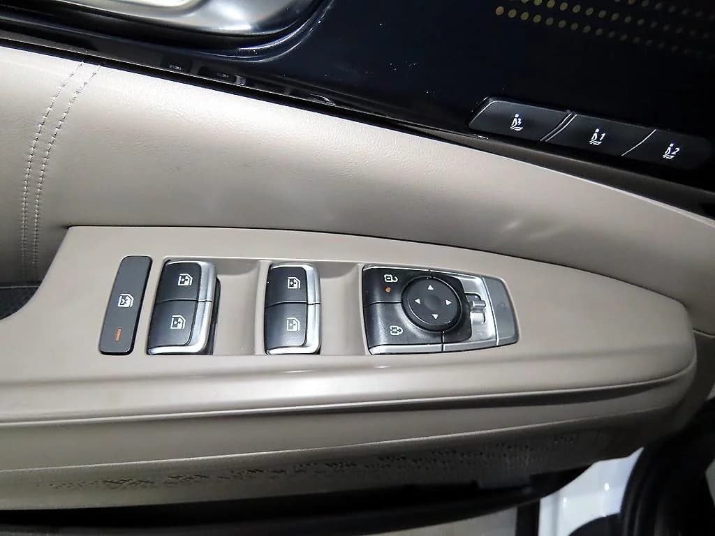 Kia Carnival 9-Seater Signature, 2024 г. 19120 км. — фото 13