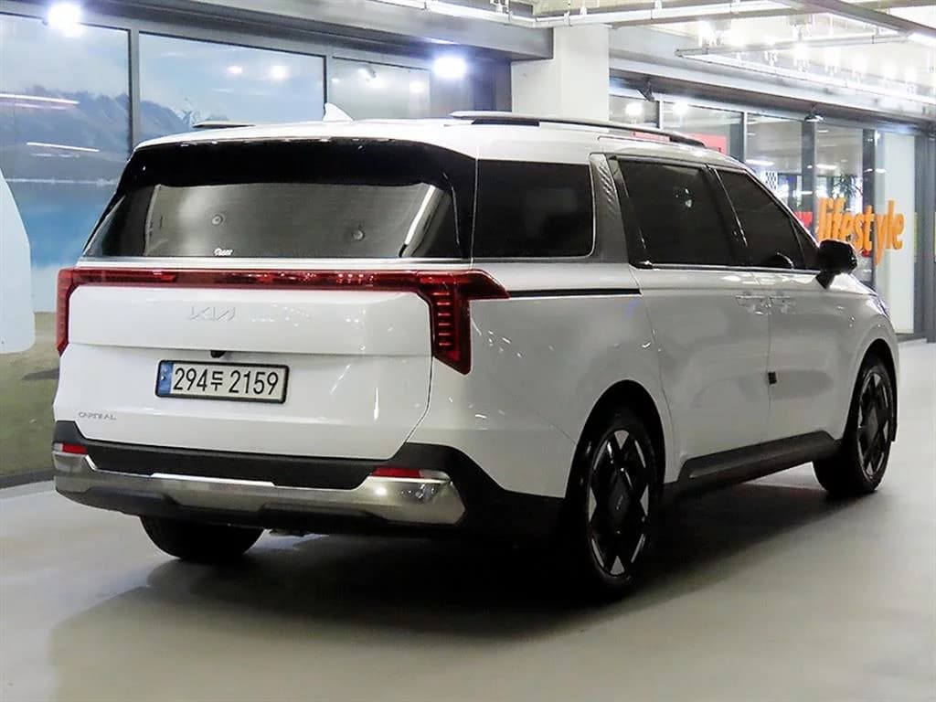 Kia Carnival 9-Seater Signature, 2024 г. 19120 км. — фото 4