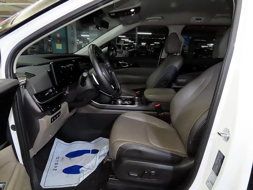 Kia Carnival 9-Seater Signature, 2024 г. 19120 км. — фото 6