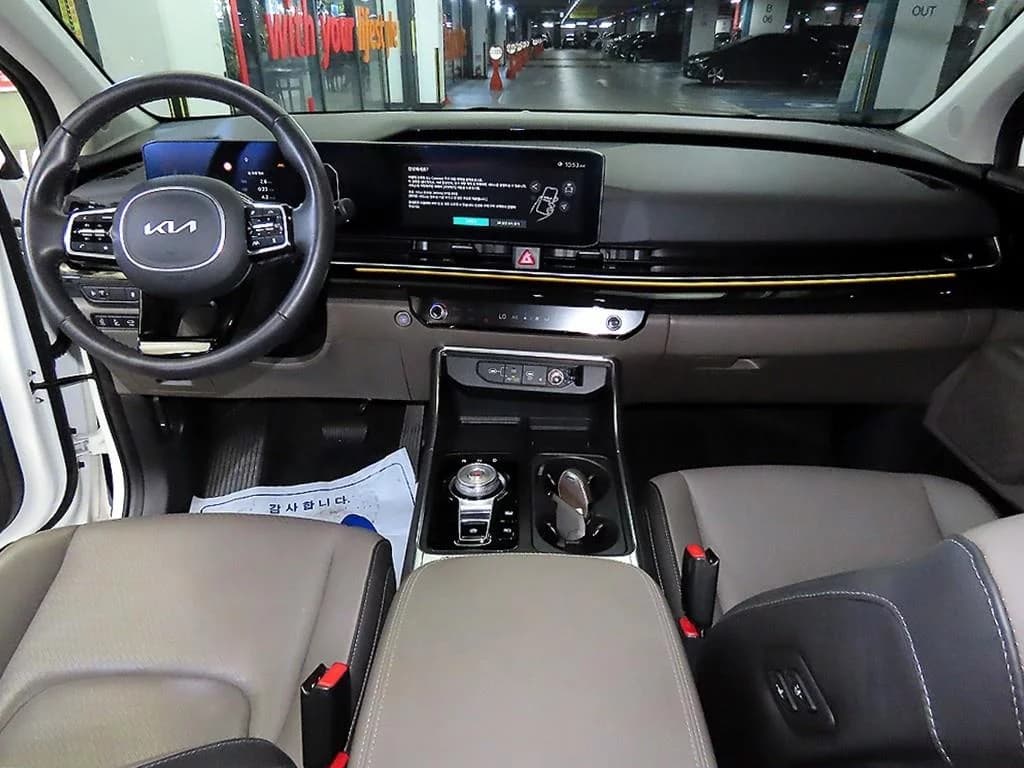 Kia Carnival 9-Seater Signature, 2024 г. 19120 км. — фото 10