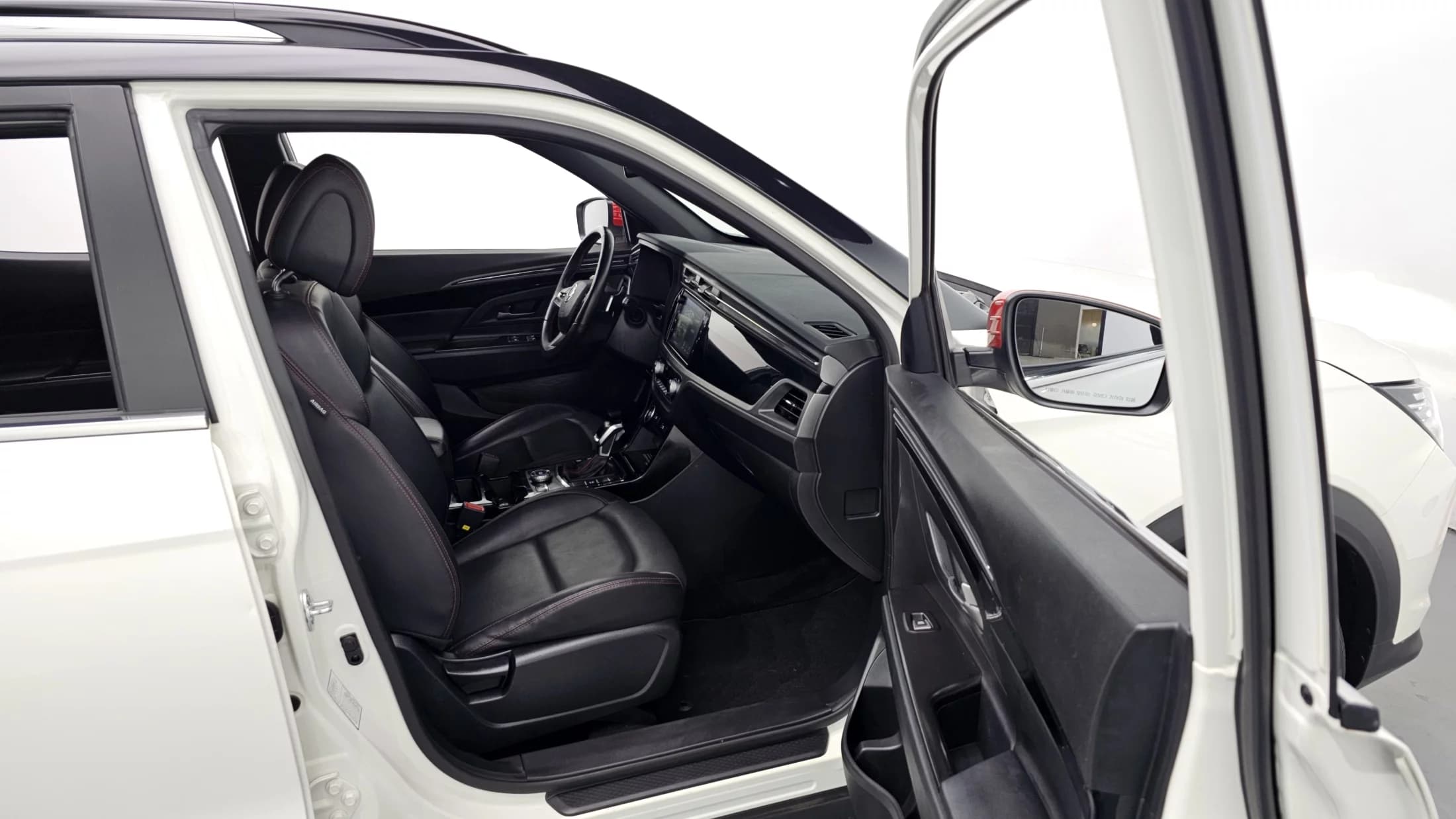 SsangYong KORANDO Gasoline 1.5 2WD R-Plus, 2022 г. 62314 км. — фото 11