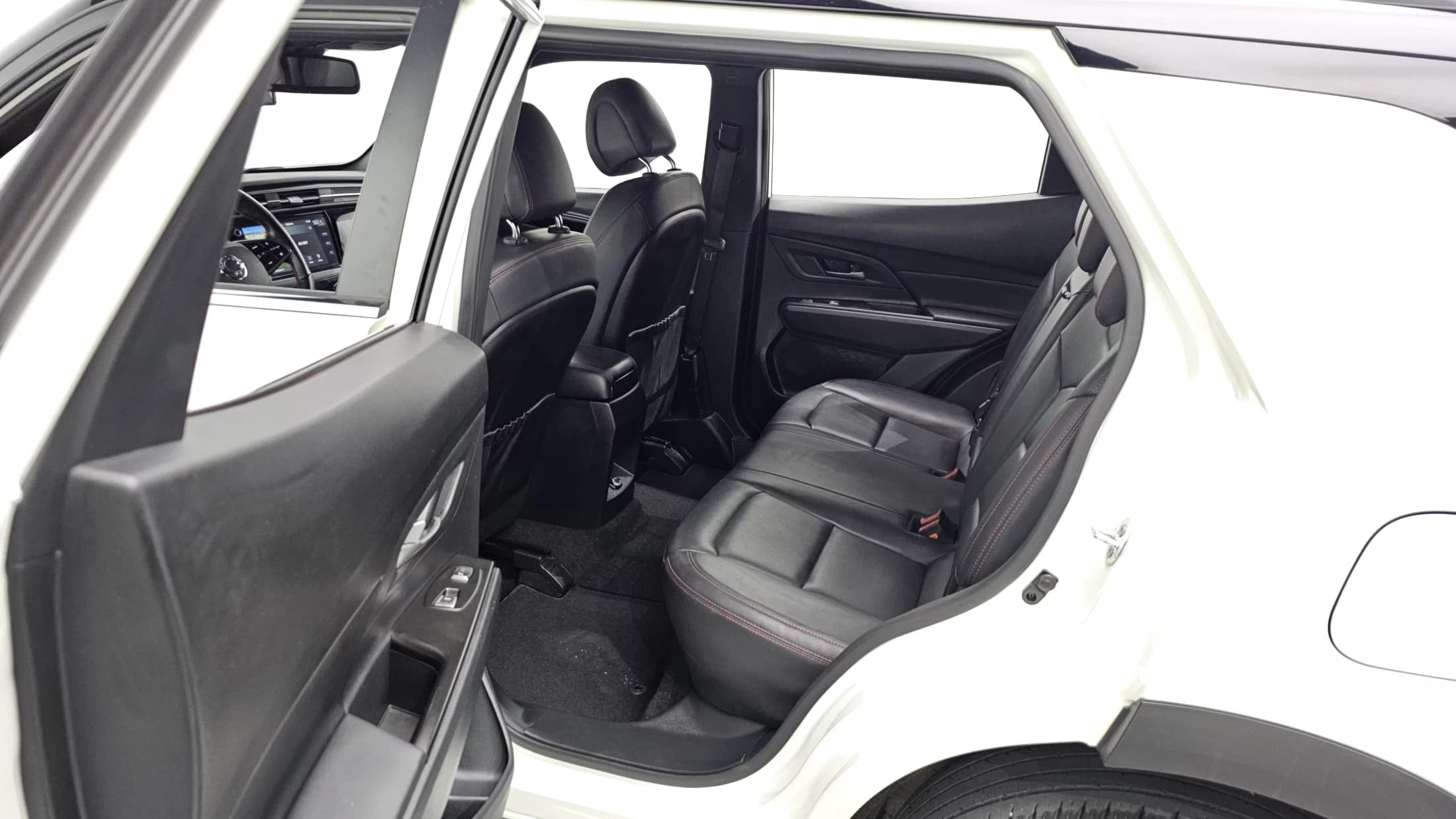 SsangYong KORANDO Gasoline 1.5 2WD R-Plus, 2022 г. 62314 км. — фото 12