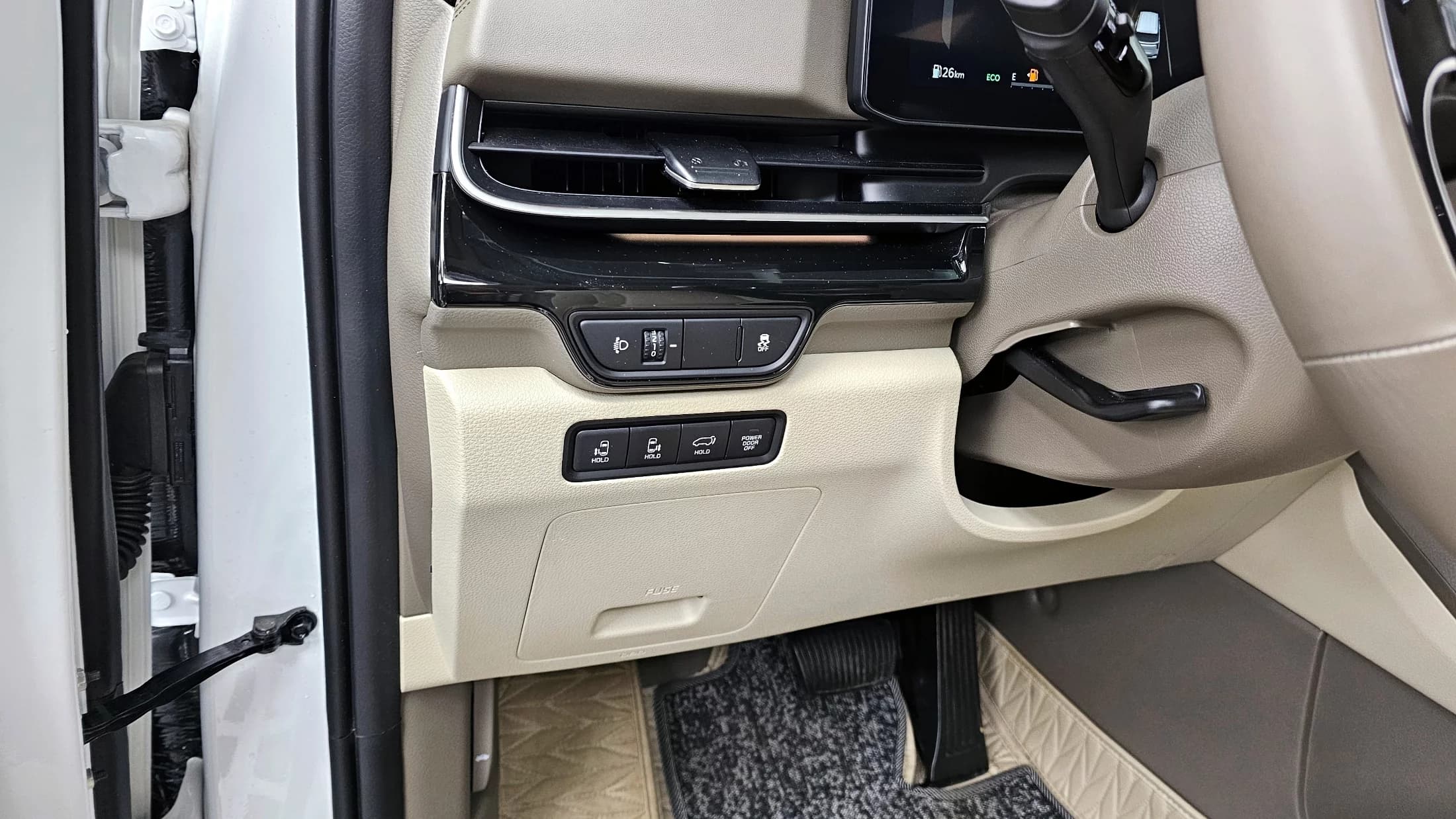 Kia Carnival Gasoline 9-Seater Signature, 2024 г. 10731 км. — фото 16