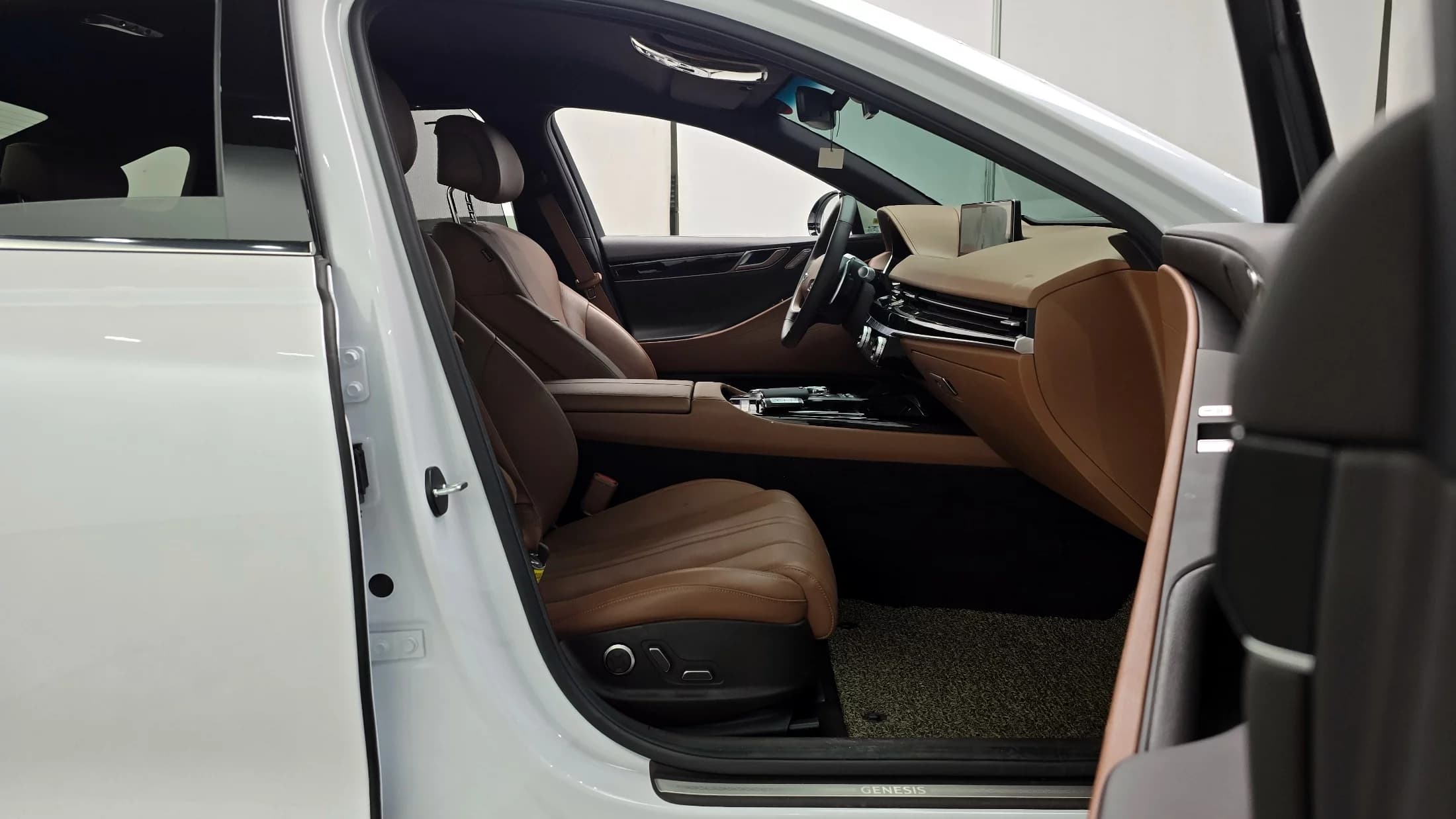 Genesis G80 Gasoline 2.5 Turbo AWD, 2022 г. 24994 км. — фото 10