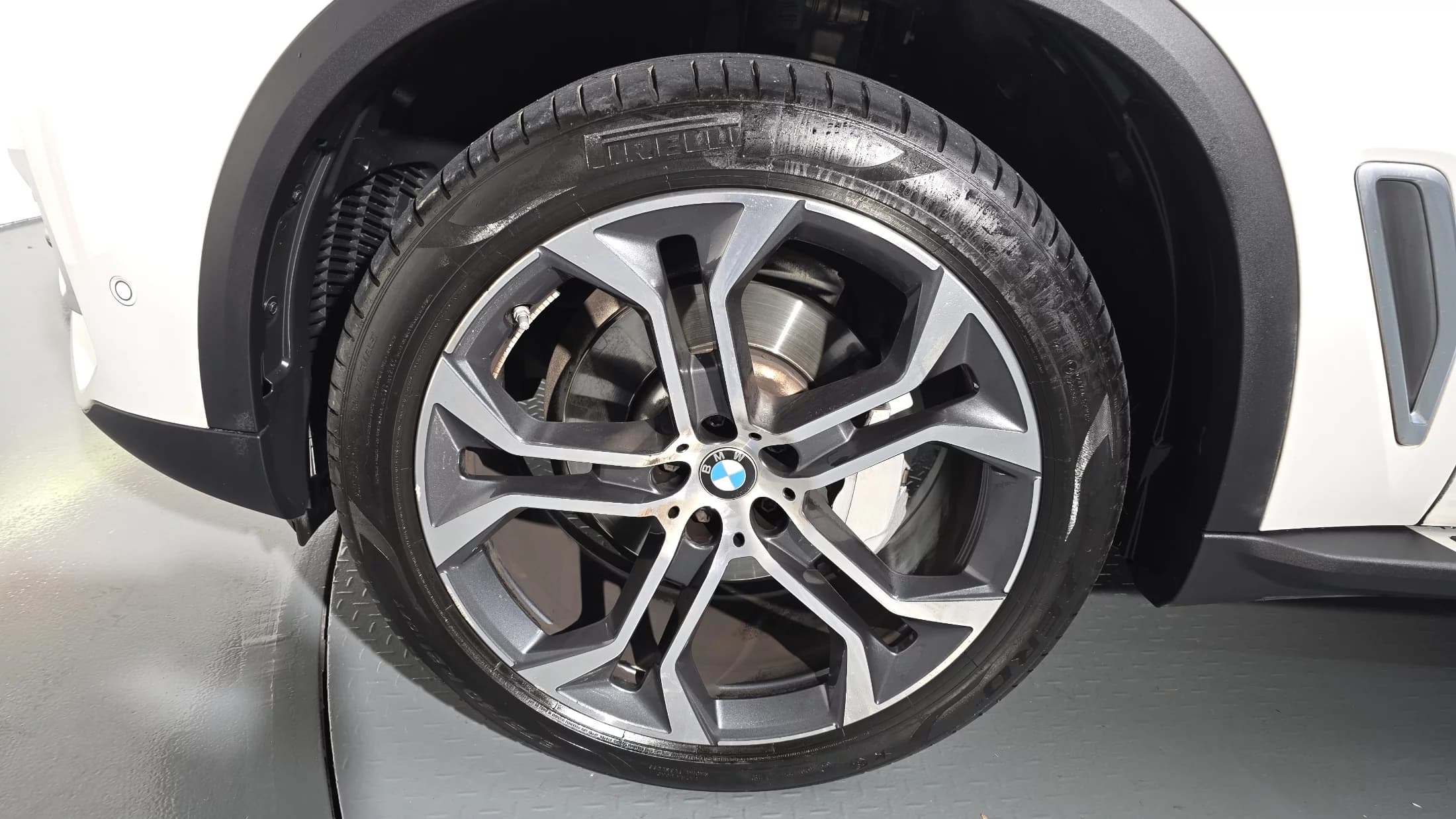 BMW X5 xDrive 40i xLine, 2022 г. 40760 км. — фото 4