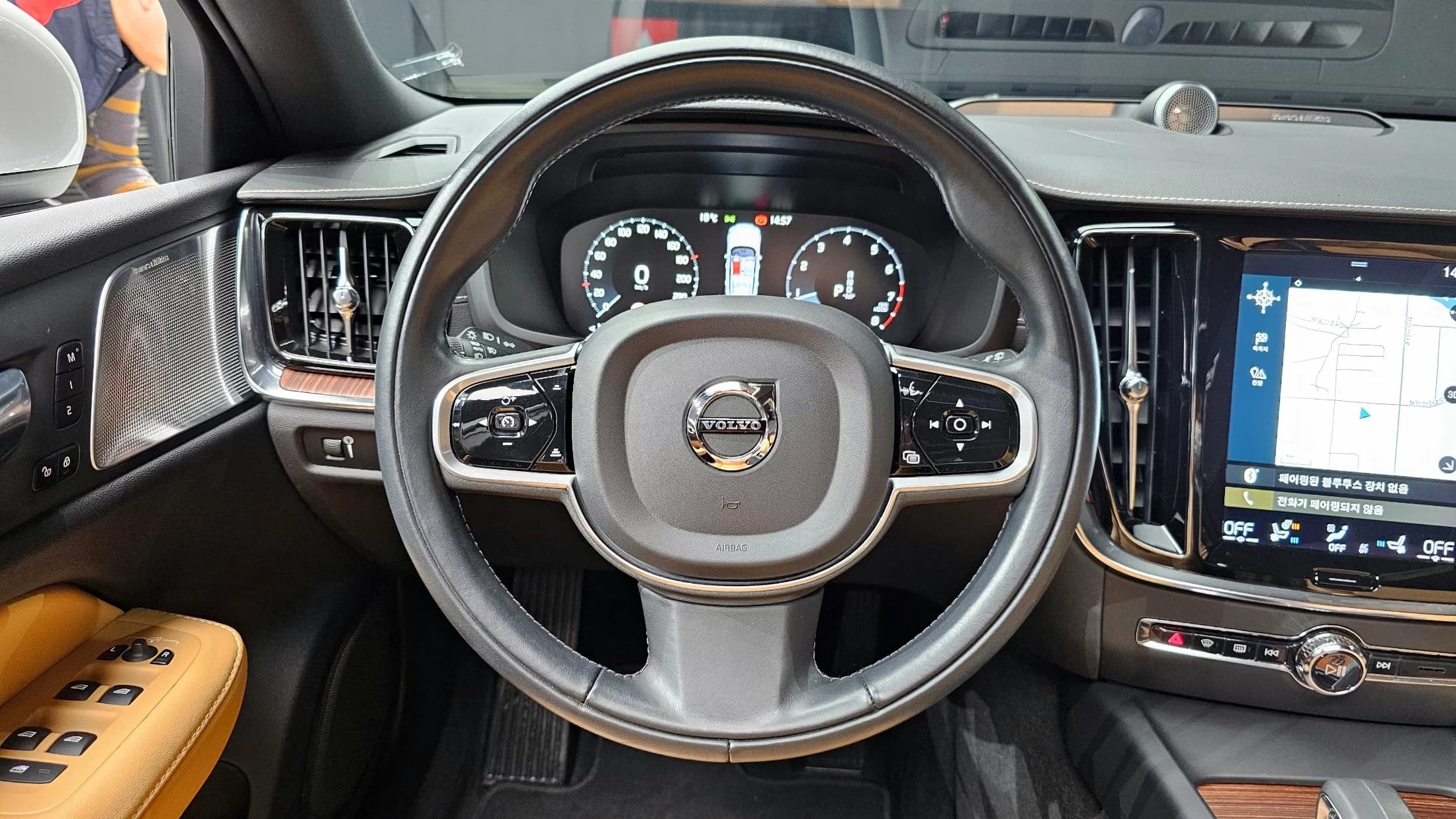 Volvo V60 B5 Pro AWD, 2022 г. 33183 км. — фото 13