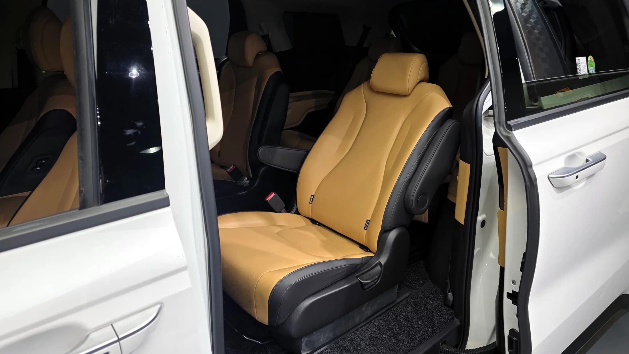 Kia Carnival 9-Seater Noblesse, 2022 г. 57456 км. — фото 11