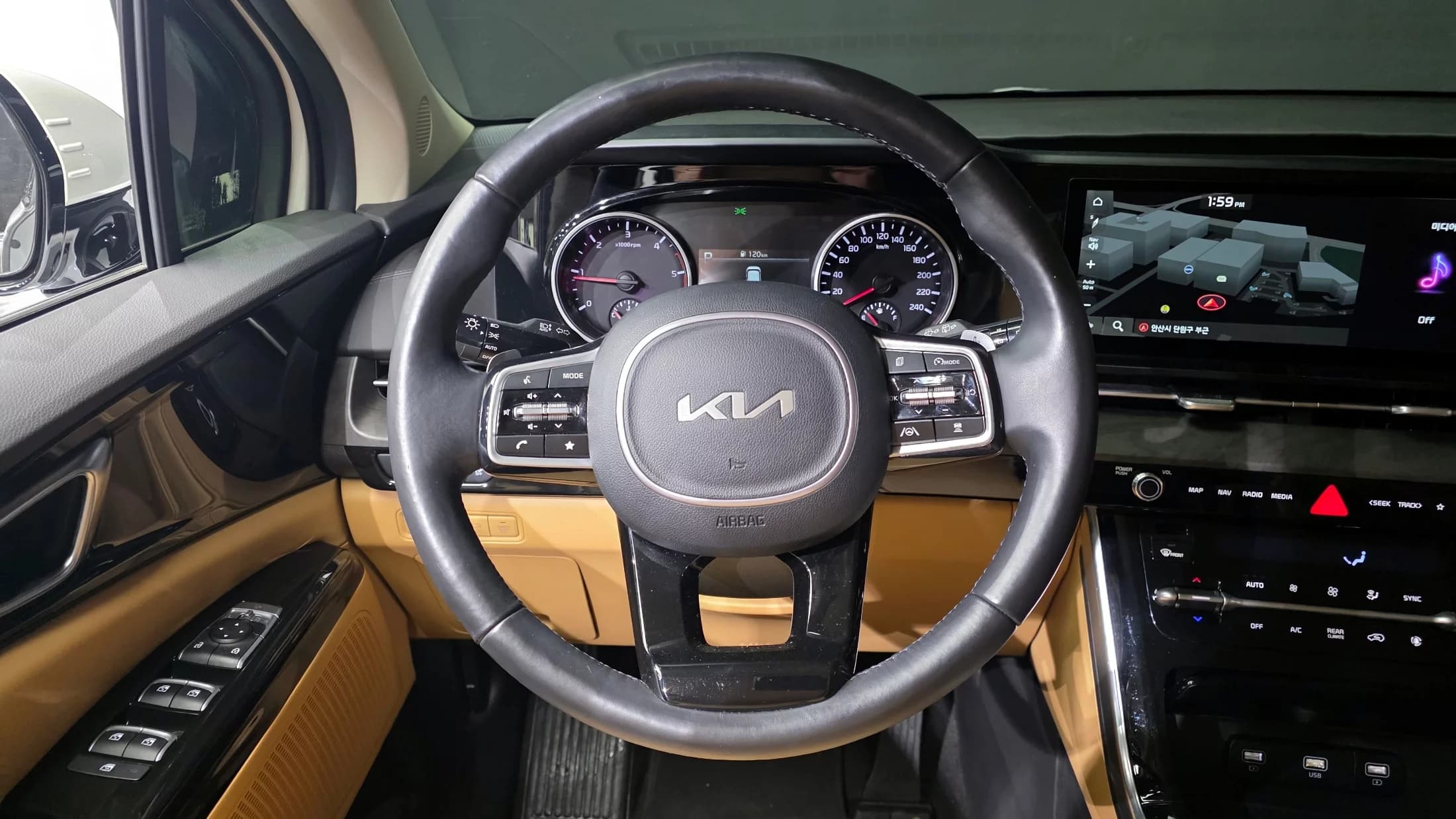 Kia Carnival 9-Seater Noblesse, 2022 г. 57456 км. — фото 13