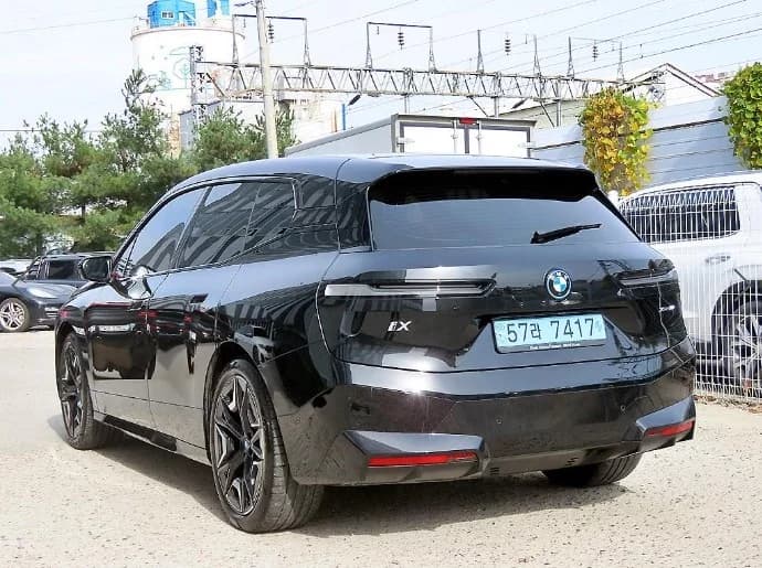 BMW iX xDrive50 Sports Plus, электромобиль, 2023 г. 37332 км. — фото 3