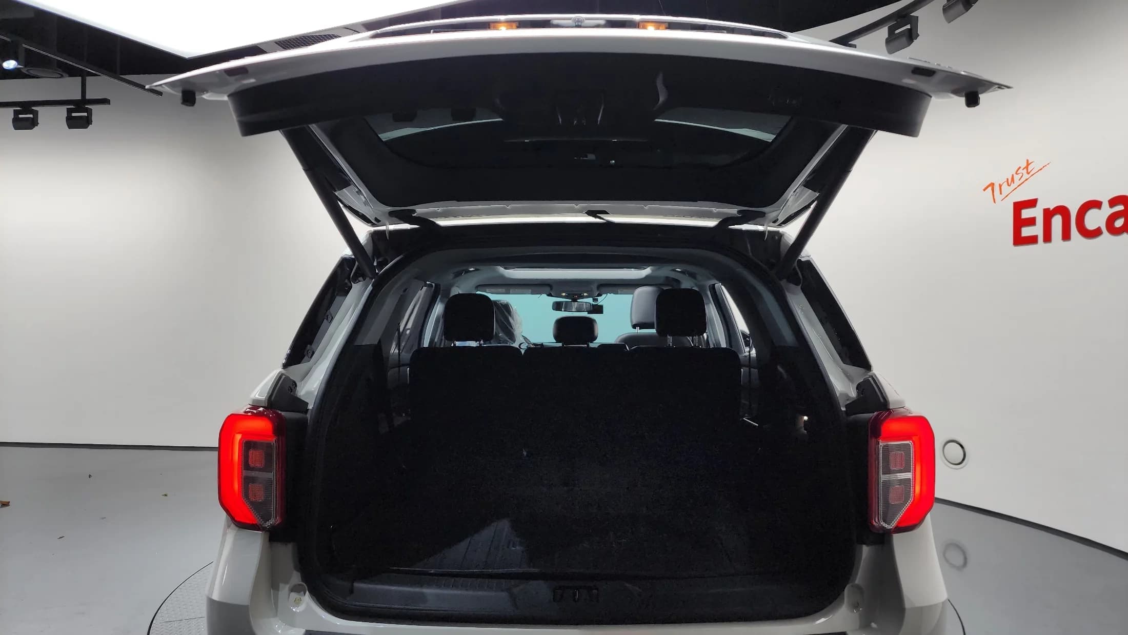 Ford EXPLORER 2.3 LimIted 4WD, 2021 г. 19338 км. — фото 39