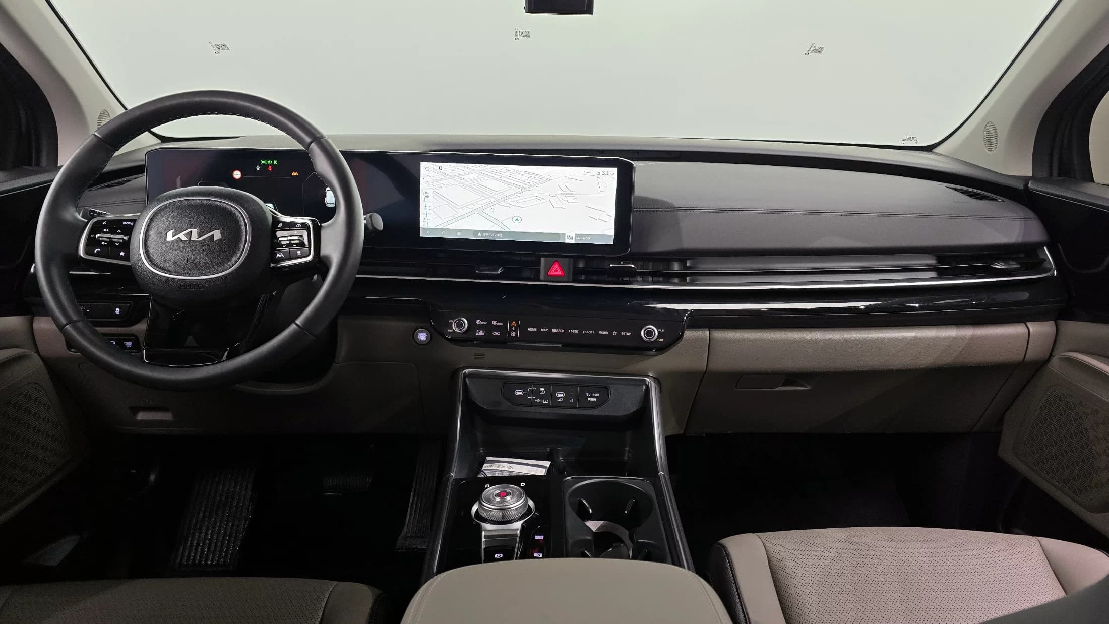 Kia Carnival 9-Seater Signature, 2024 г. 17967 км. — фото 7