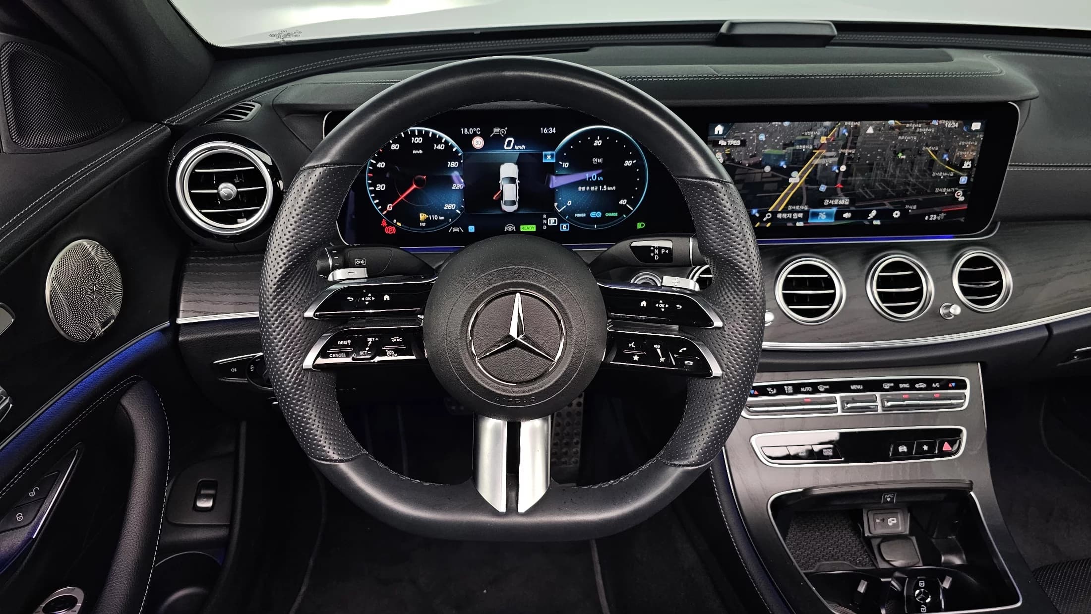 Mercedes-Benz E-Class E220d 4MATIC AMG Line, 2022 г. 42464 км. — фото 13