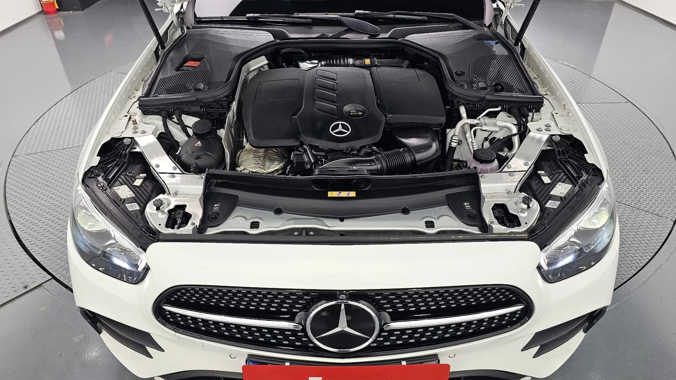 Mercedes-Benz E-Class E220d 4MATIC AMG Line, 2022 г. 42464 км. — фото 6