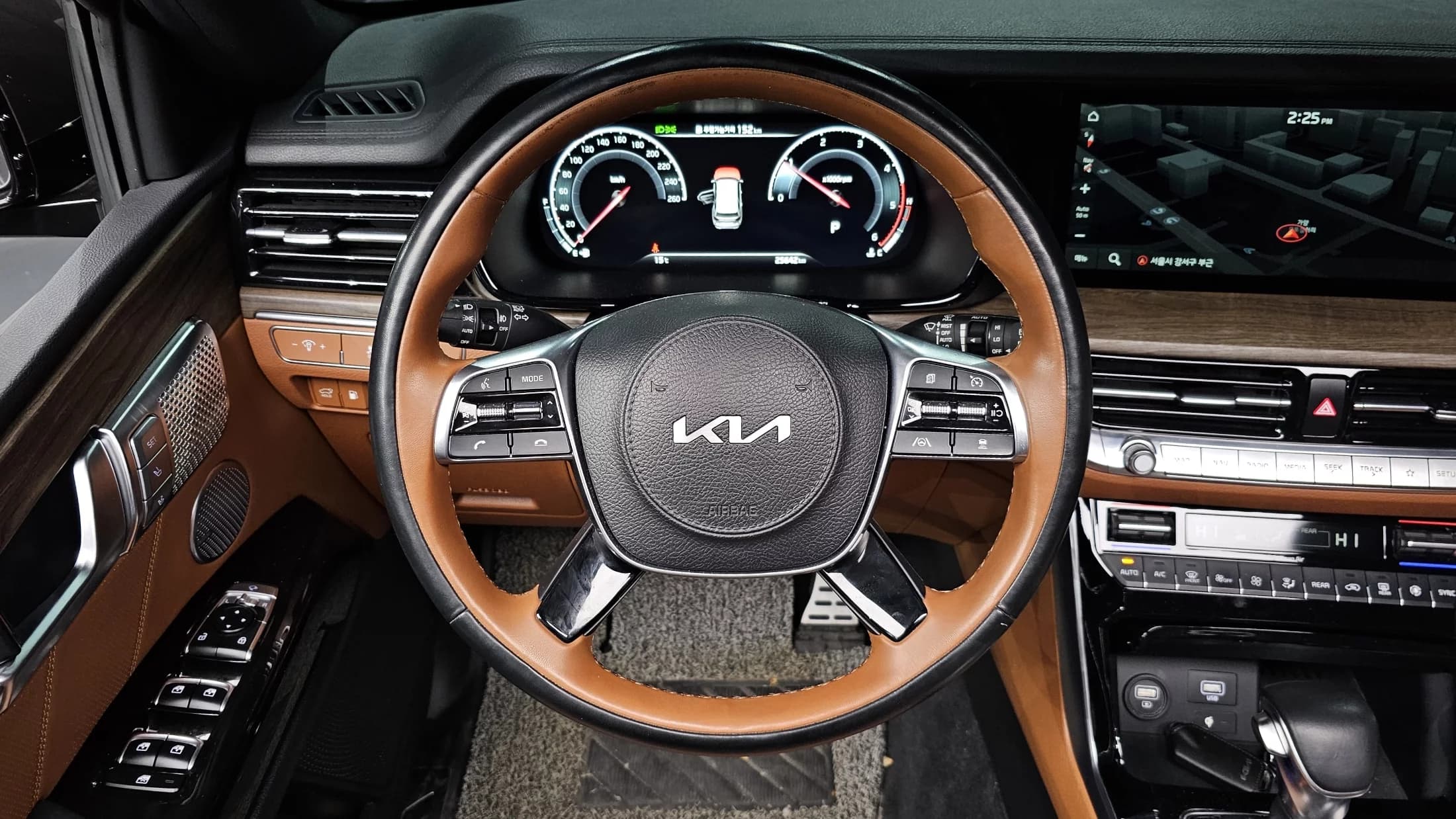 Kia Mohave Diesel 3.0 4WD 6-Seater Masters, 2023 г. 25658 км. — фото 13