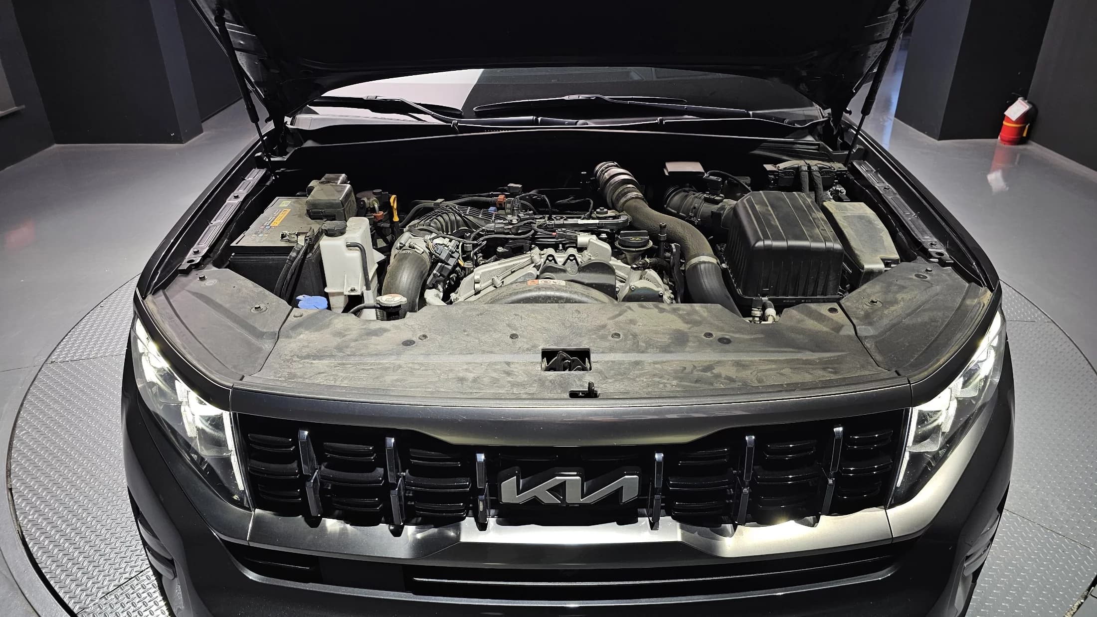 Kia Mohave Diesel 3.0 4WD 6-Seater Masters, 2023 г. 25658 км. — фото 6