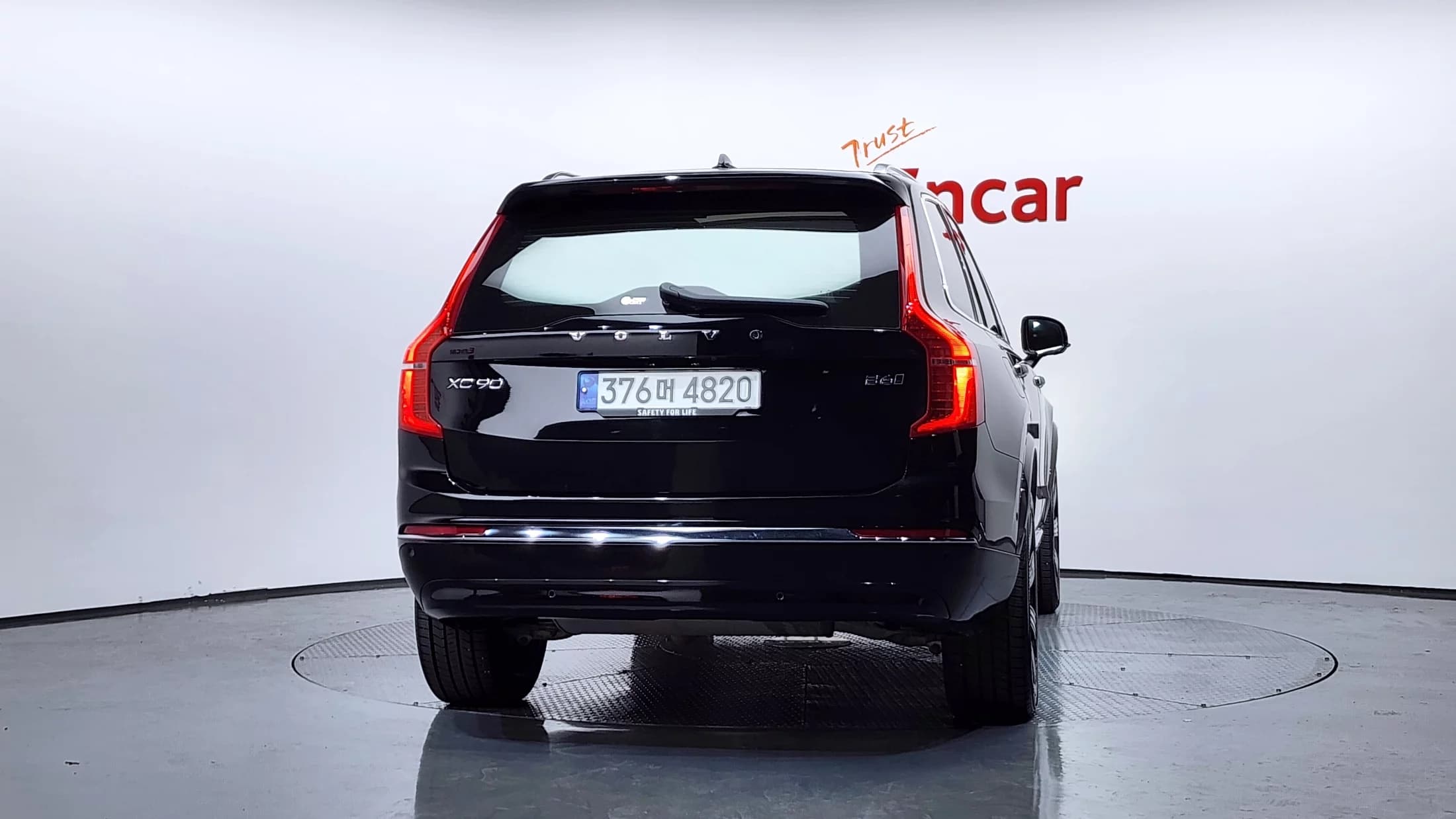 Volvo XC90 B6 Ultimate Bright, 2023 г. 64135 км. — фото 4