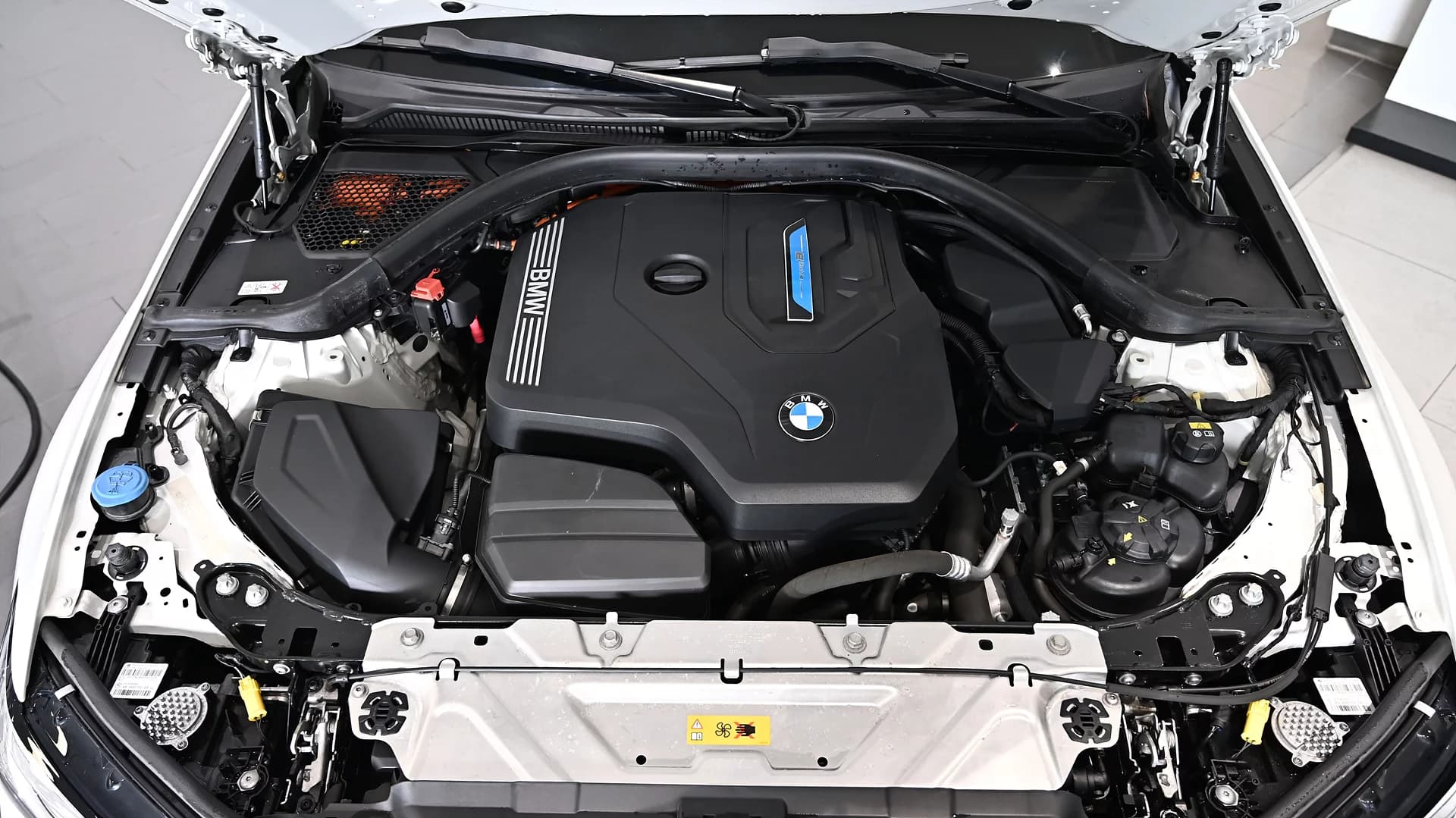 BMW 3-Series 330e M Sport, гибрид, 2021 г. 77375 км. — фото 6