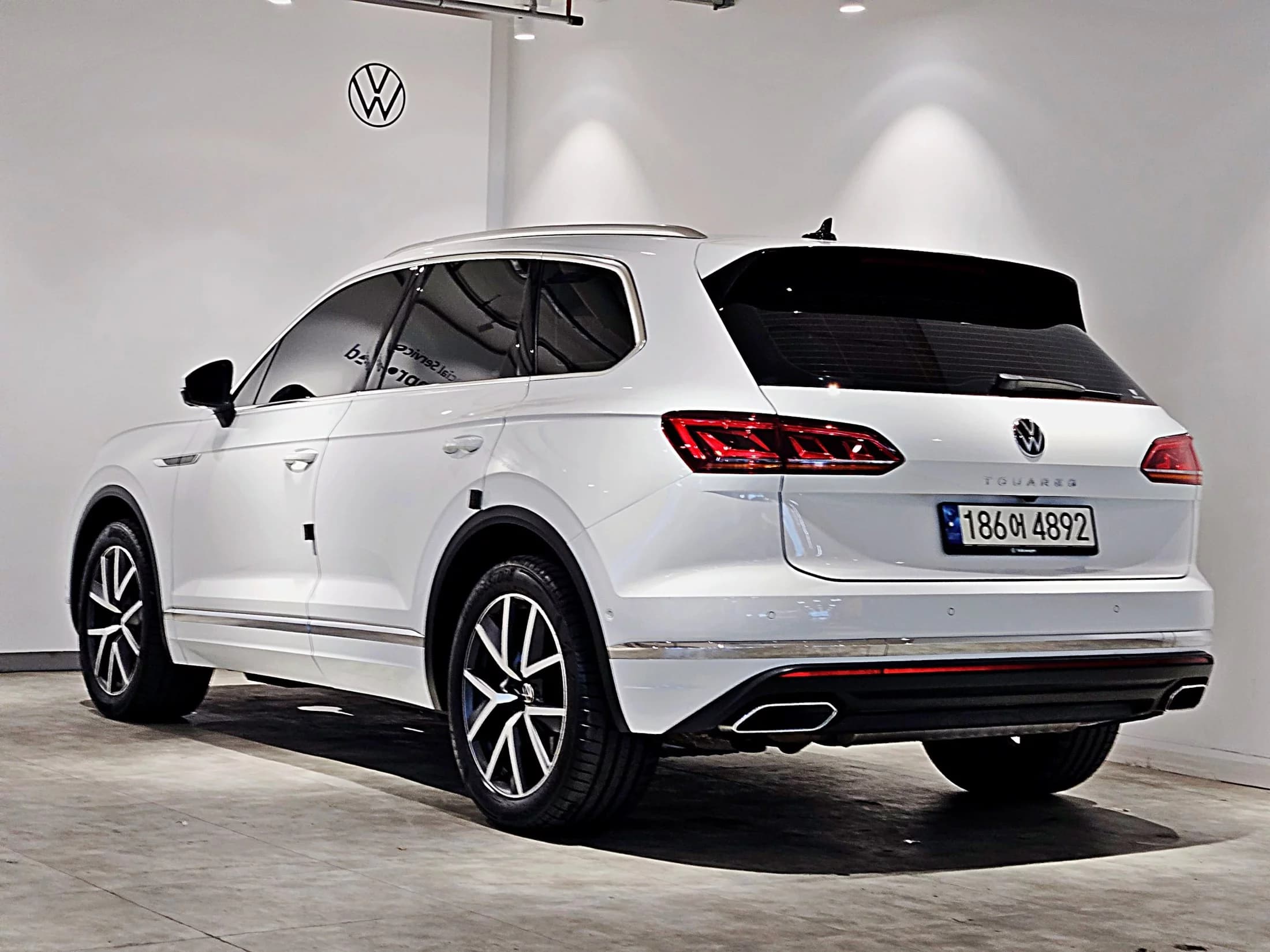 Volkswagen Touareg 3.0 TDI Prestige, 2023 г. 67469 км. — фото 2