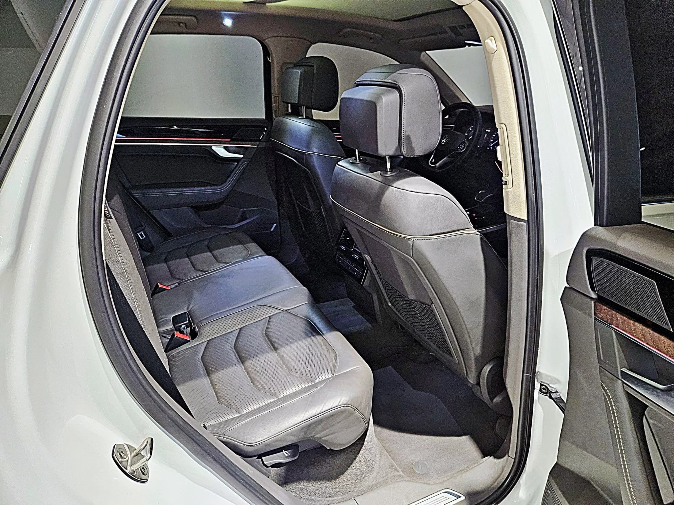 Volkswagen Touareg 3.0 TDI Prestige, 2023 г. 67469 км. — фото 15