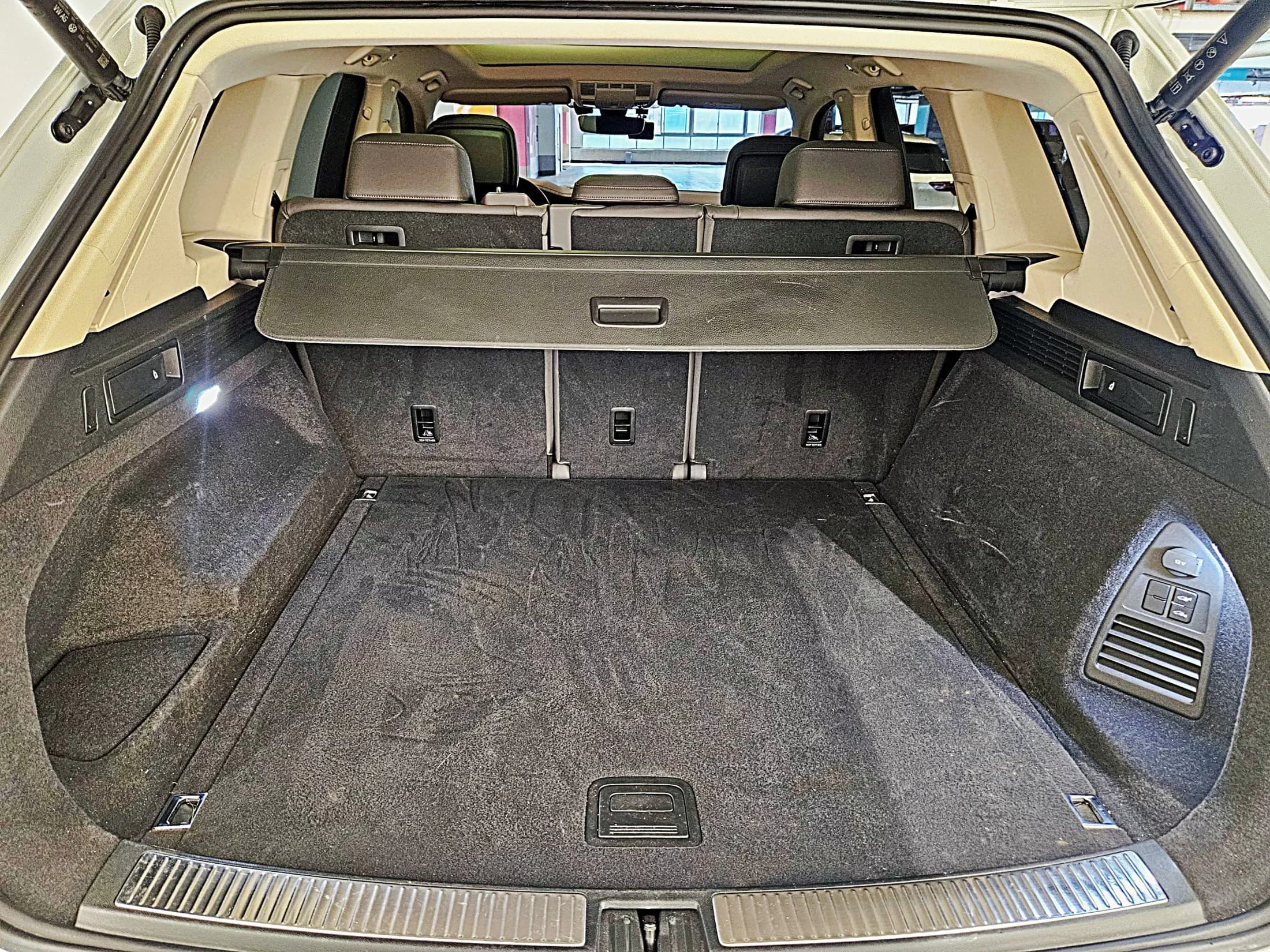 Volkswagen Touareg 3.0 TDI Prestige, 2023 г. 67469 км. — фото 19