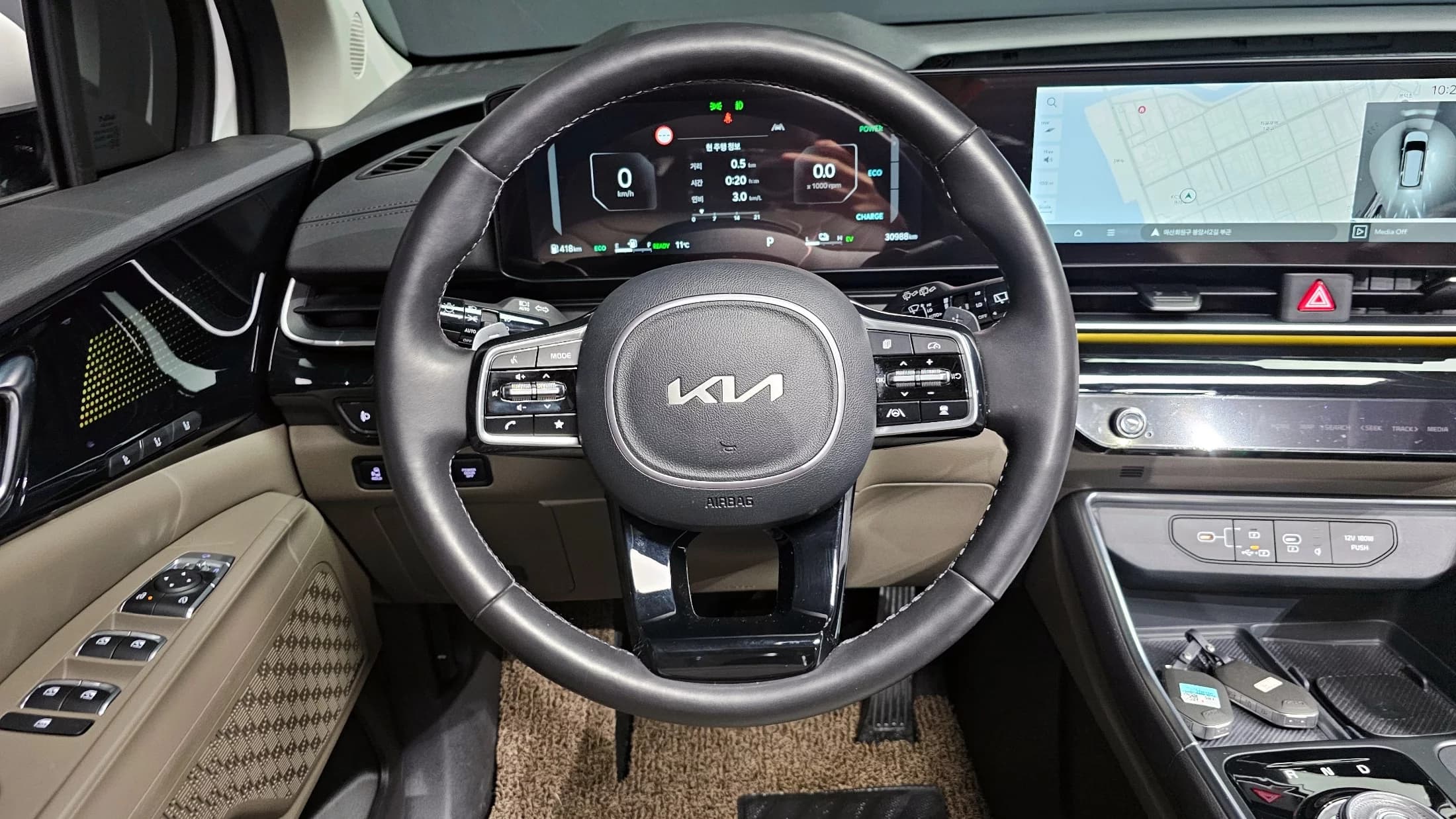 Kia Carnival HEV 7seater Signature, гибрид, 2024 г. 31122 км. — фото 13