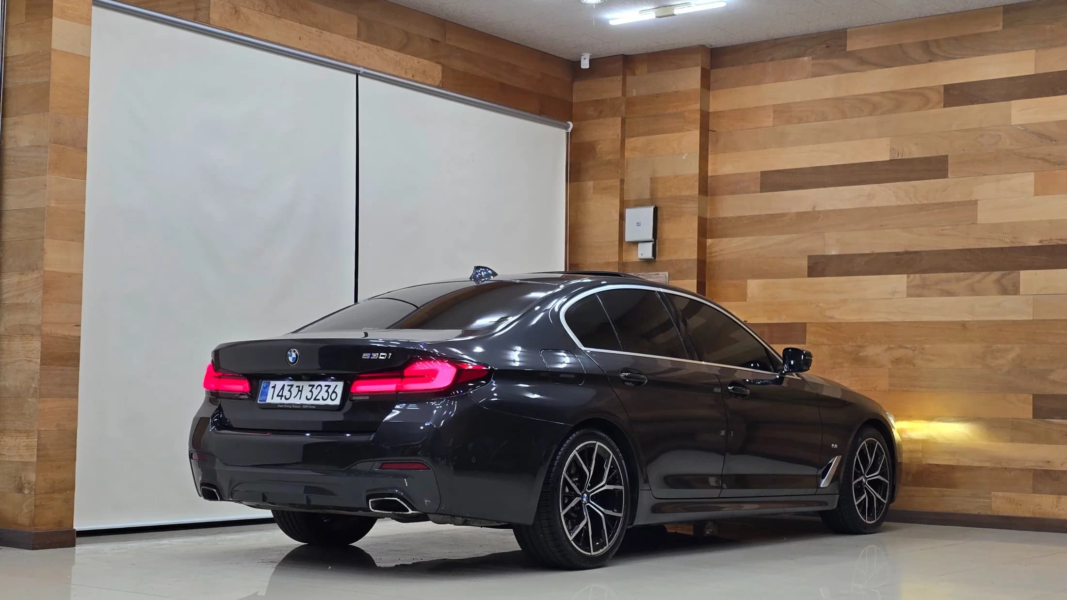 BMW 5-Series 530i M Sport Package, 2021 г. 77298 км. — фото 2