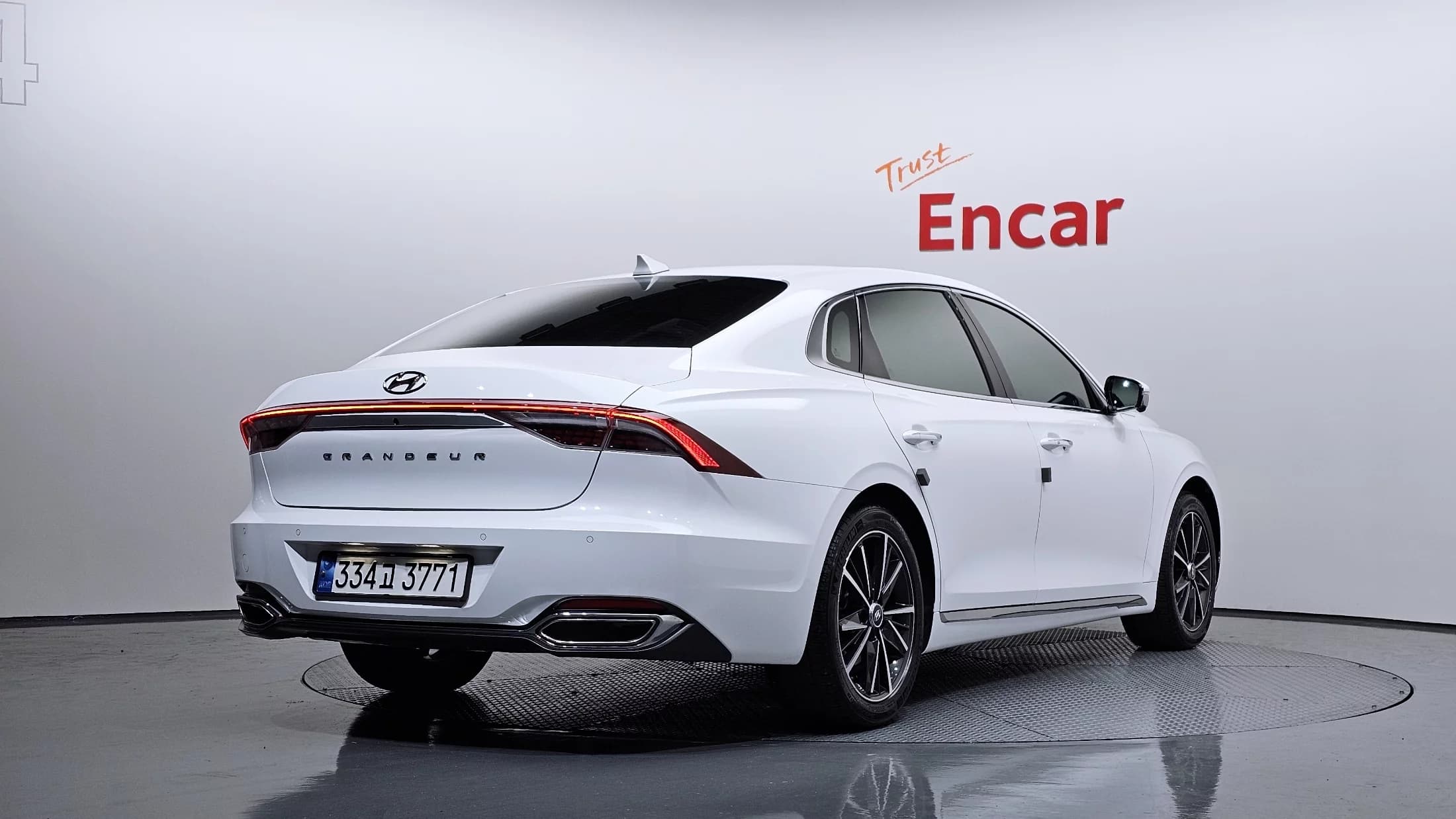 Hyundai Grandeur 3.0 LPi Exclusive, 2022 г. 35446 км. — фото 2
