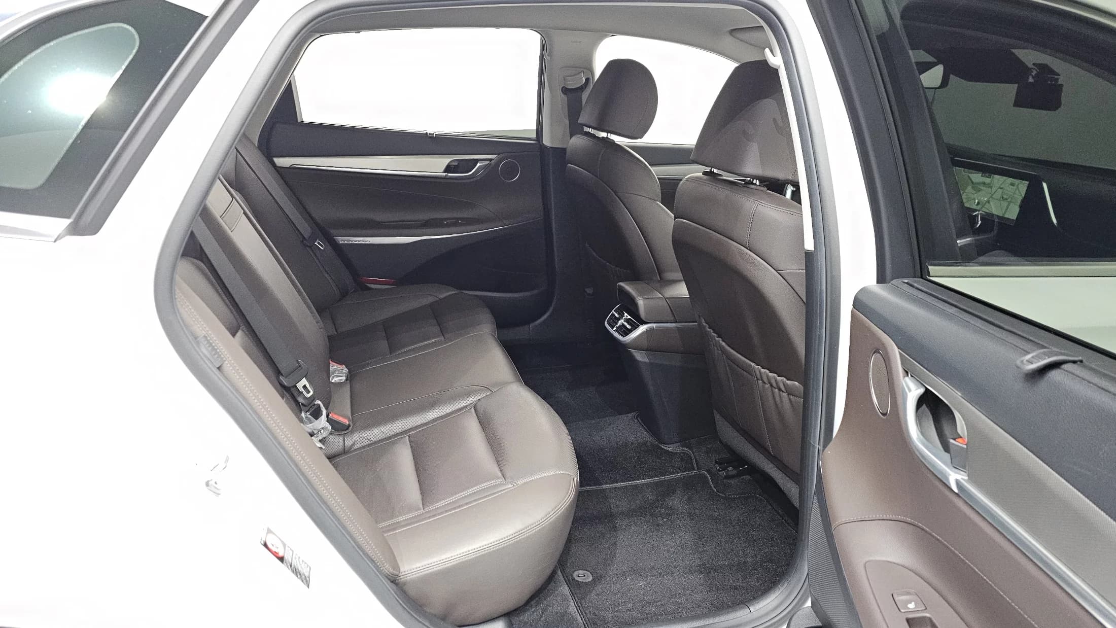Hyundai Grandeur 3.0 LPi Exclusive, 2022 г. 35446 км. — фото 12