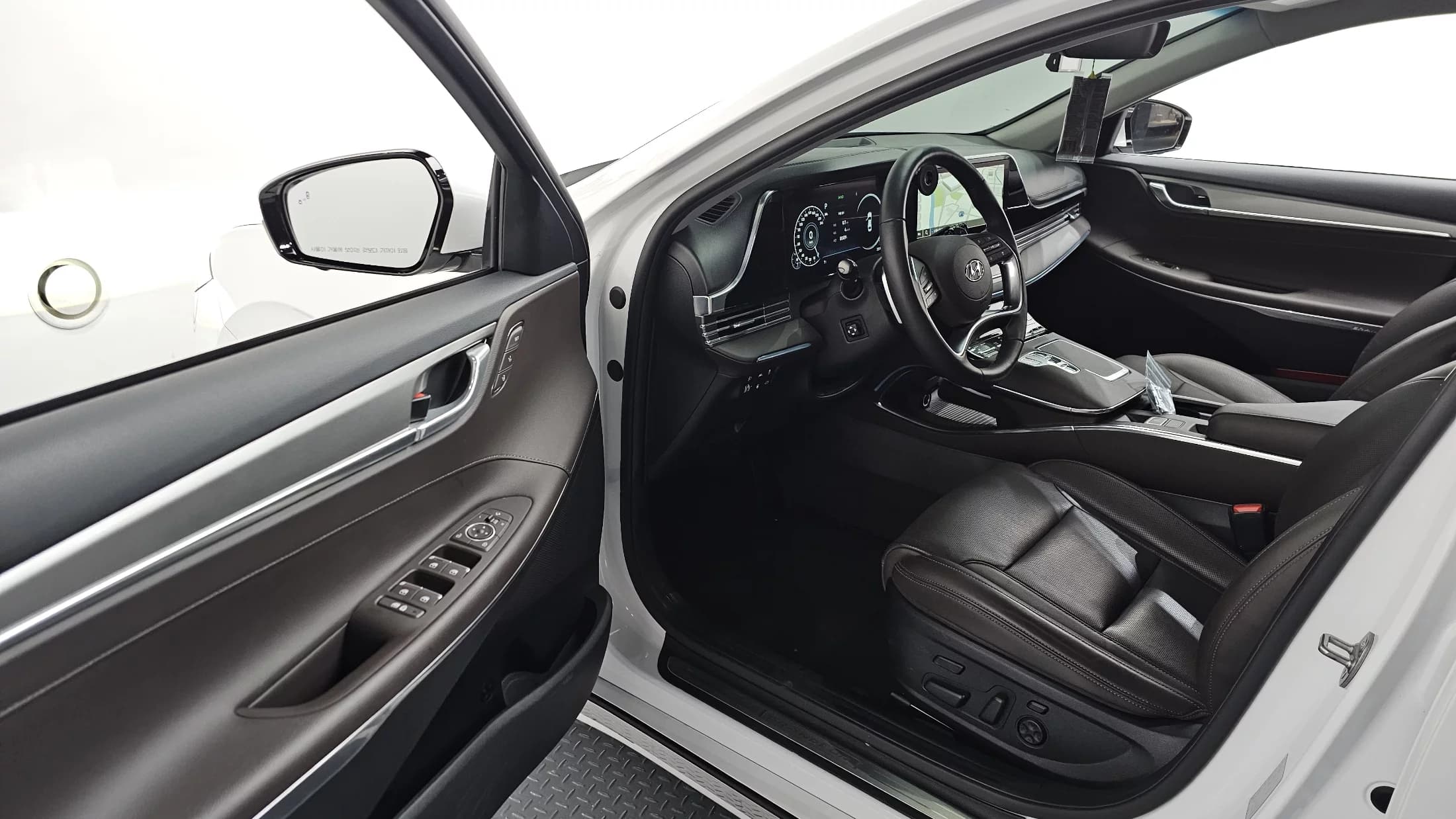 Hyundai Grandeur 3.0 LPi Exclusive, 2022 г. 35446 км. — фото 10