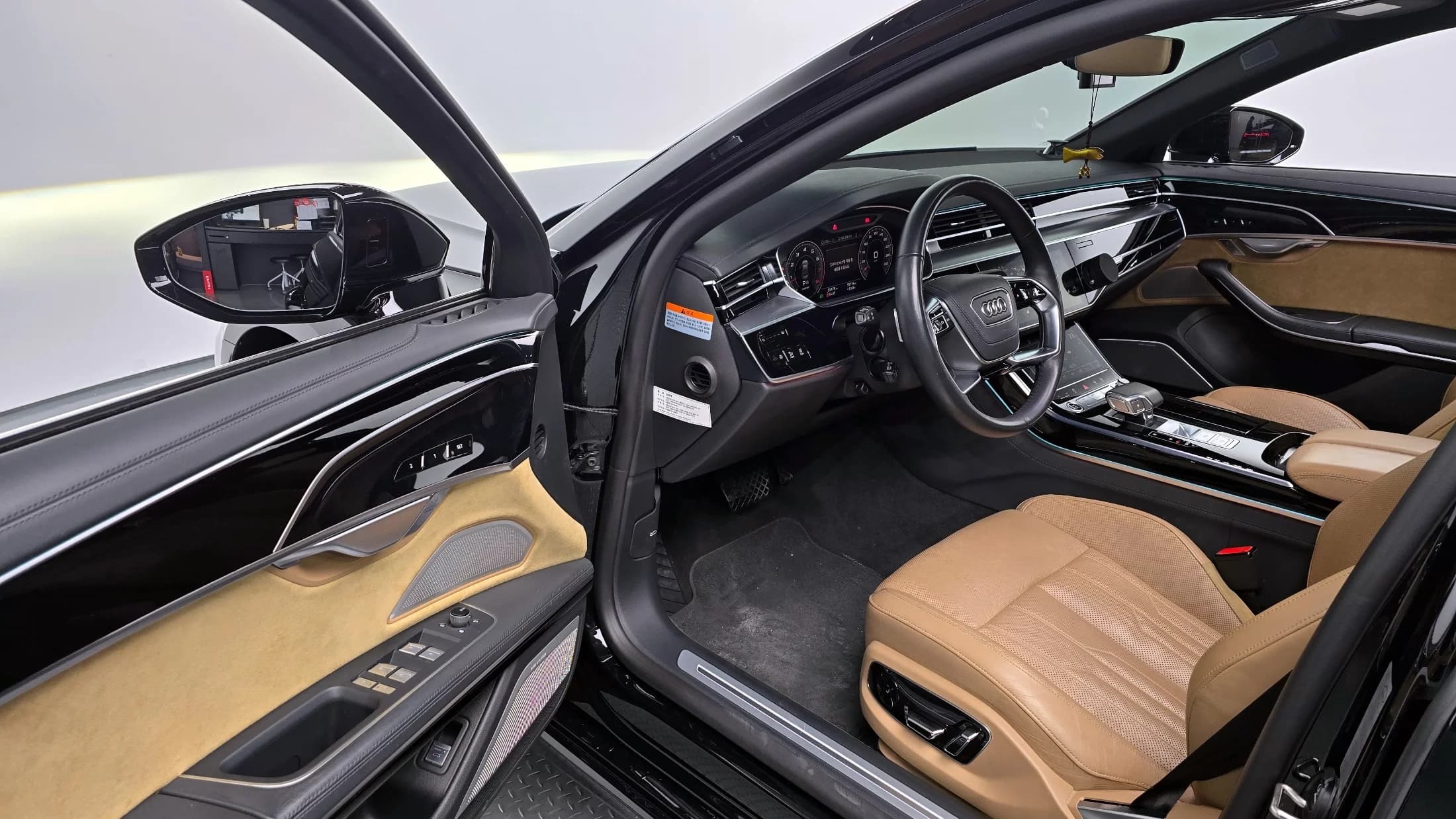 Audi A8 55 TFSI Quattro LWB, 2021 г. 55529 км. — фото 11