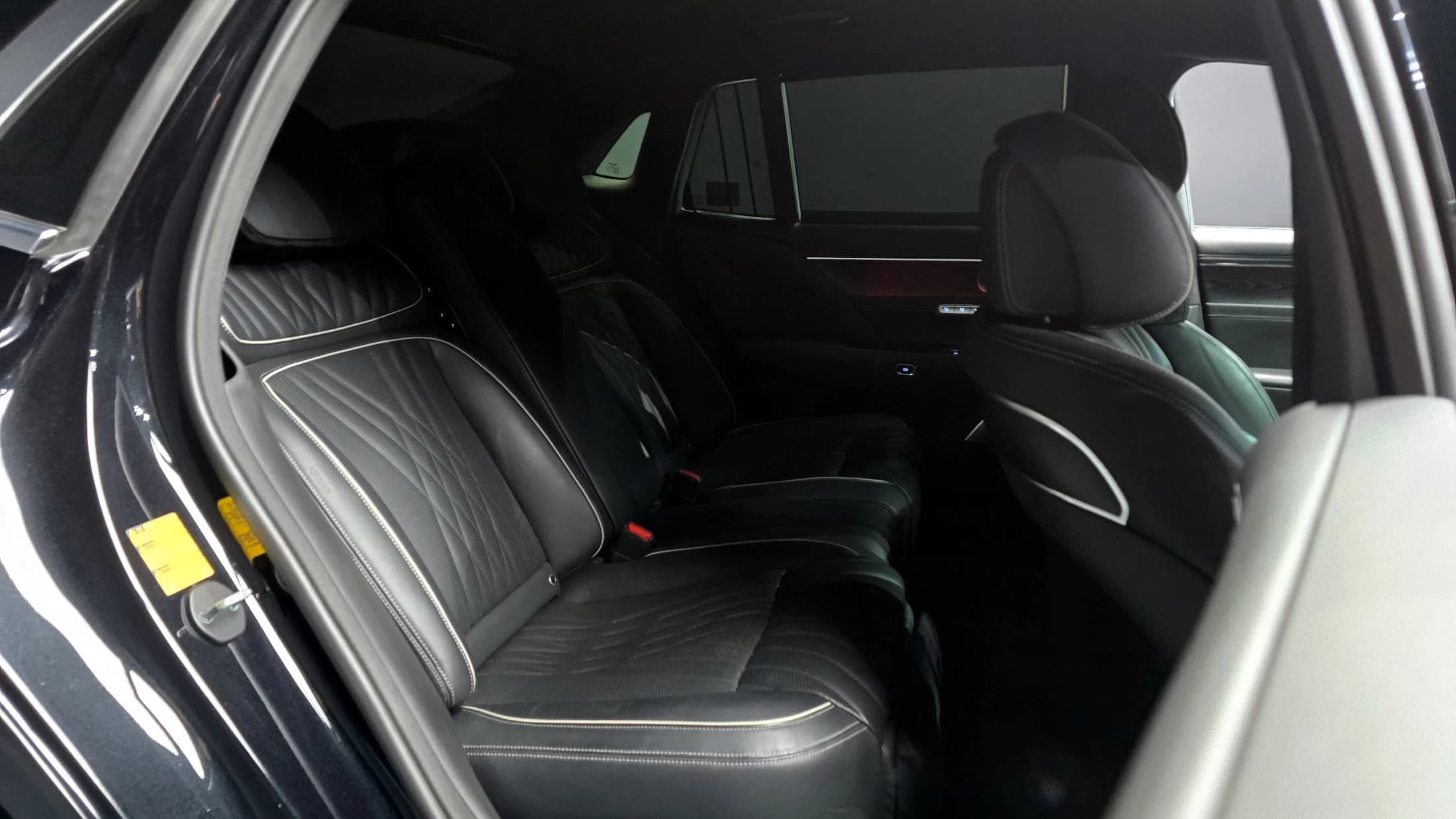 Genesis G90 Gasoline 3.5 Turbo AWD, 2022 г. 43646 км. — фото 12