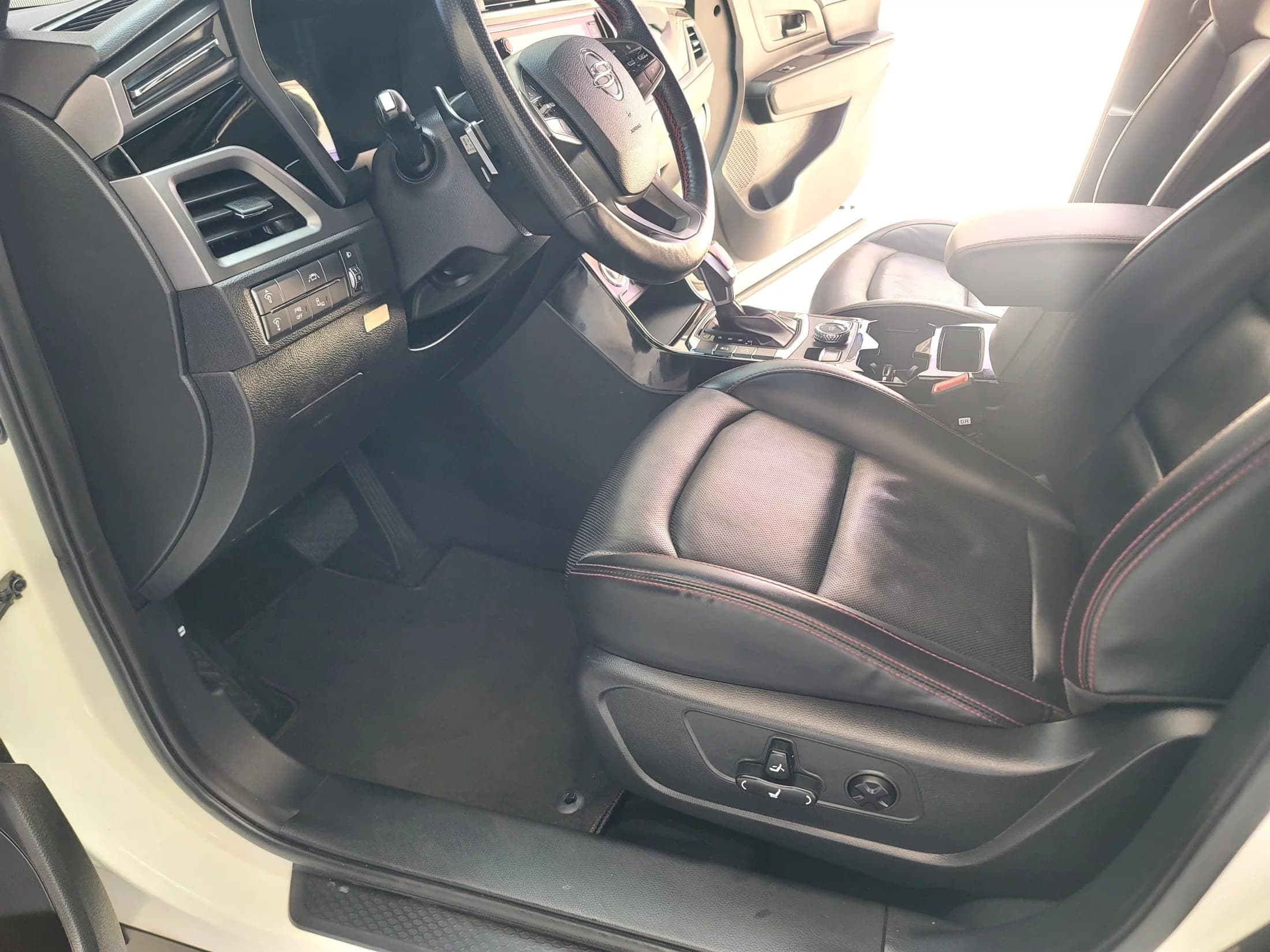 SsangYong KORANDO Gasoline 1.5 2WD R-Plus, 2022 г. 157027 км. — фото 9