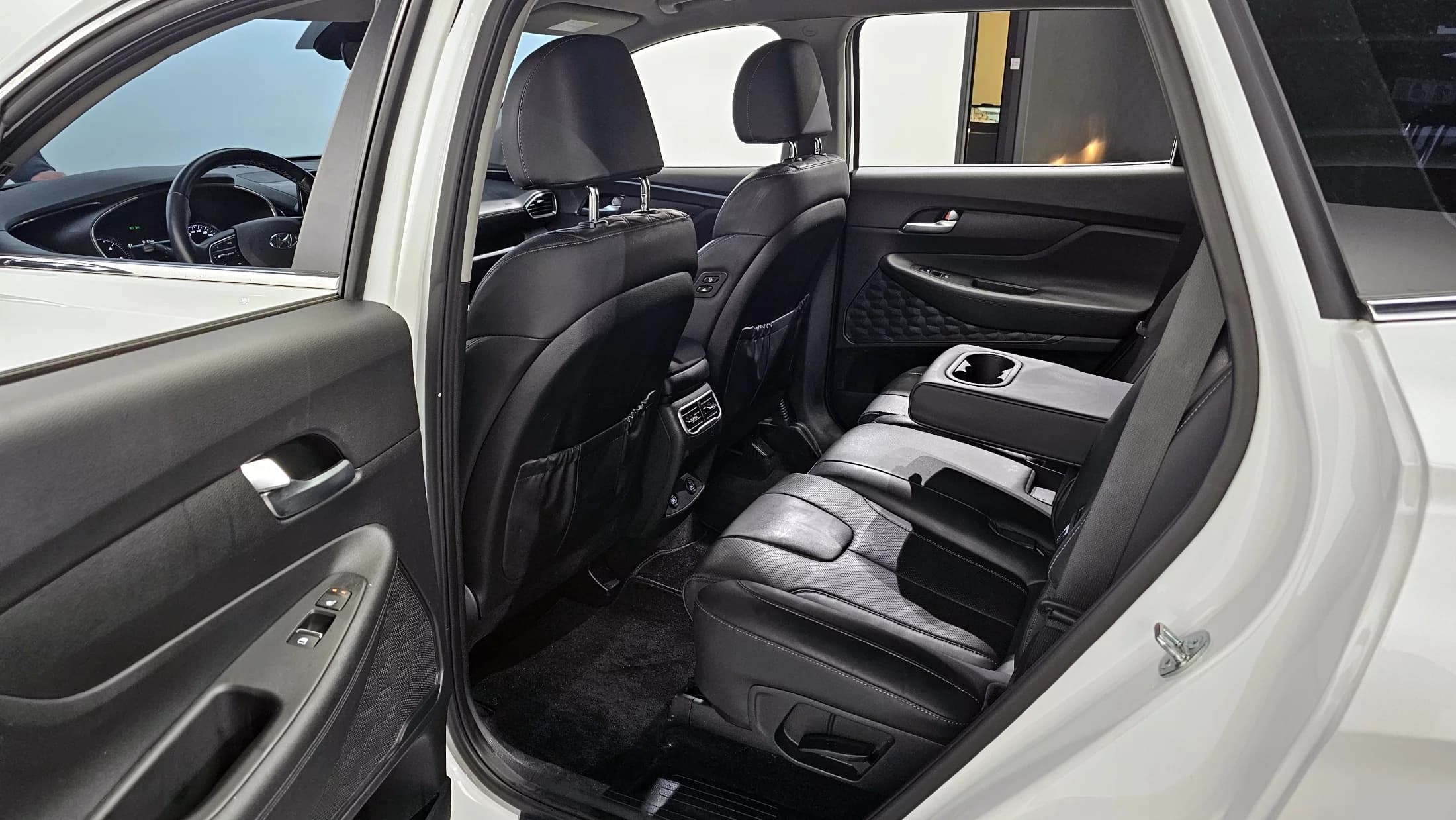 Hyundai Santa Fe Diesel 2.2 4WD Exclusive, 2023 г. 64171 км. — фото 11
