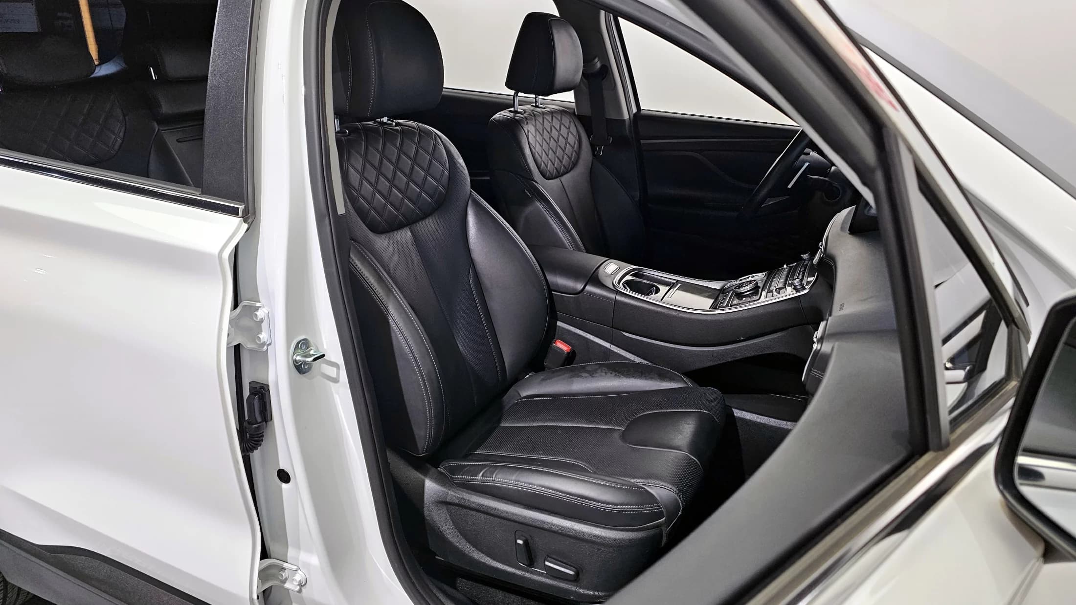 Hyundai Santa Fe Diesel 2.2 4WD Exclusive, 2023 г. 64171 км. — фото 12