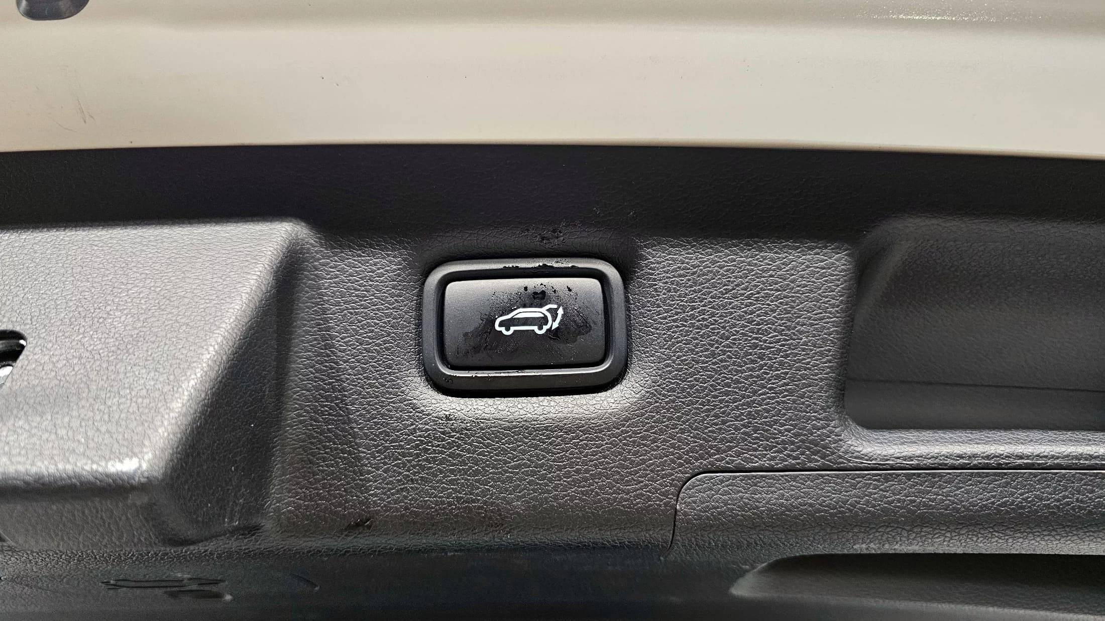 Hyundai Santa Fe Diesel 2.2 4WD Exclusive, 2023 г. 64171 км. — фото 19