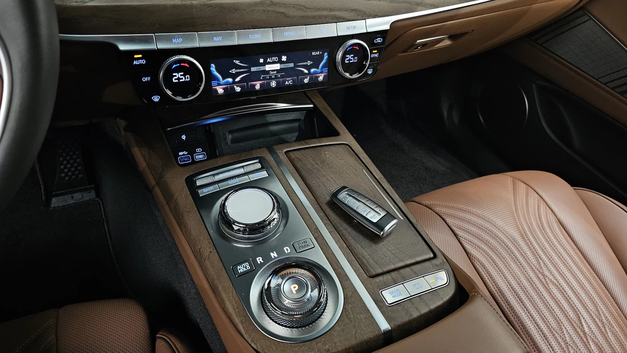 Genesis G80 Gasoline 2.5 Turbo AWD, 2023 г. 47278 км. — фото 9
