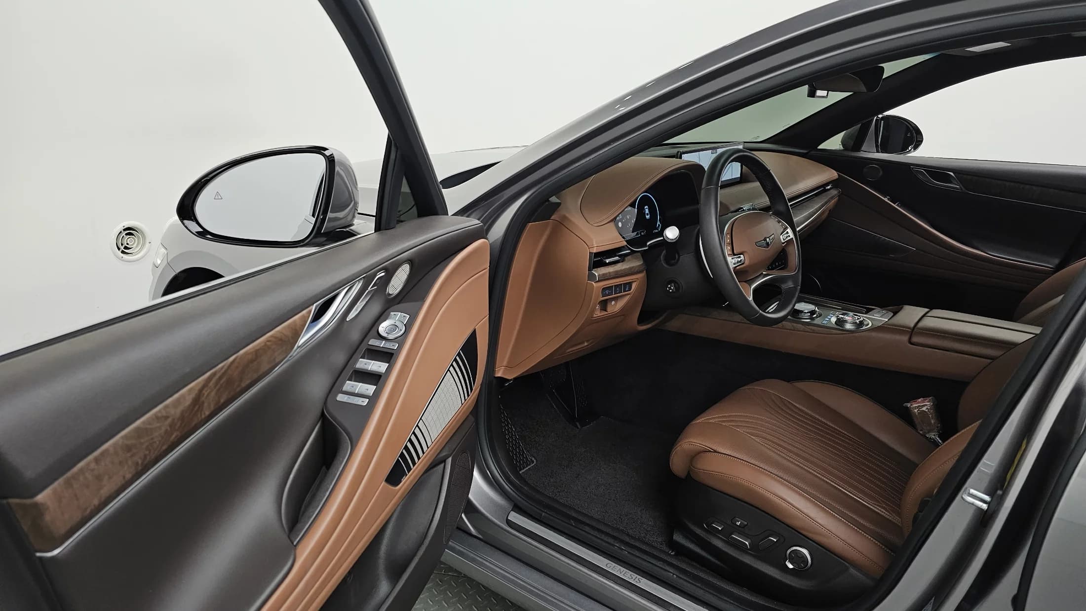 Genesis G80 Gasoline 2.5 Turbo AWD, 2023 г. 47278 км. — фото 10