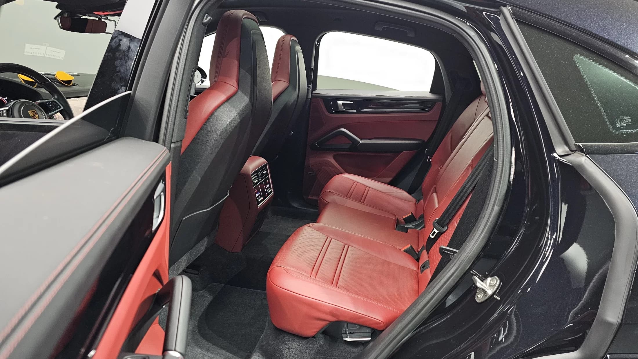 Porsche CAYENNE 3.0 Coupe, 2021 г. 44728 км. — фото 16
