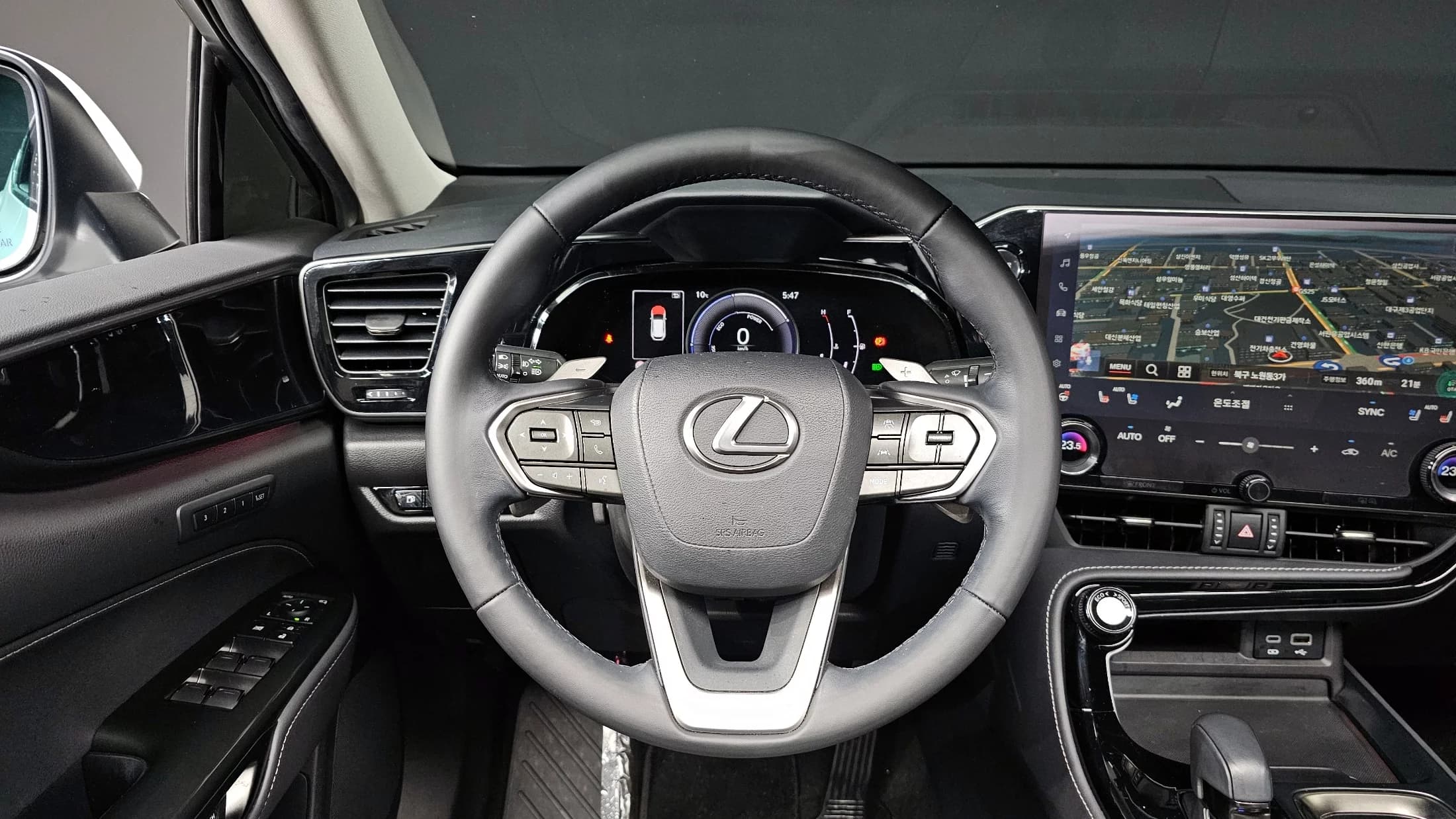 Lexus NX350h Premium, гибрид, 2024 г. 38032 км. — фото 13