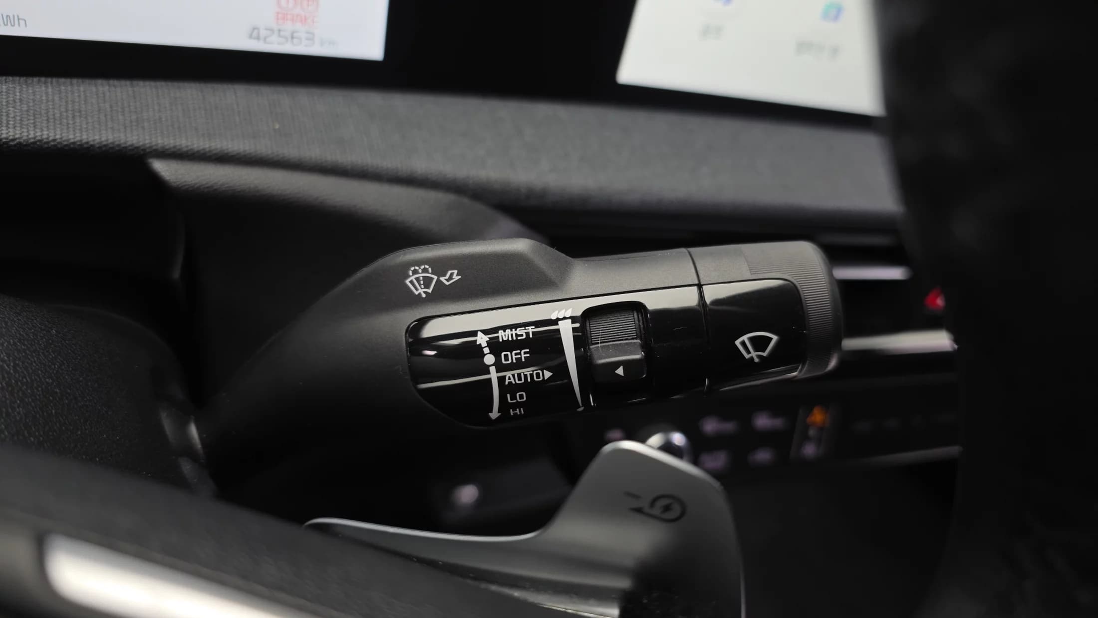 Kia EV6 Long Range 4WD Air, электромобиль, 2022 г. 42654 км. — фото 18