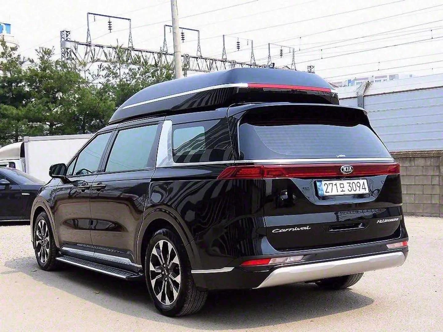 Kia Carnival Gasoline 9-Seater Hi-Limousine Signature, 2021 г. 30393 км. — фото 3