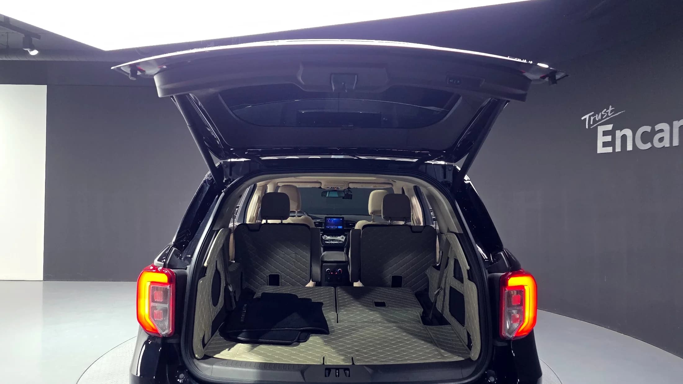 Ford EXPLORER 3.0 Platinum 4WD, 2022 г. 69212 км. — фото 20